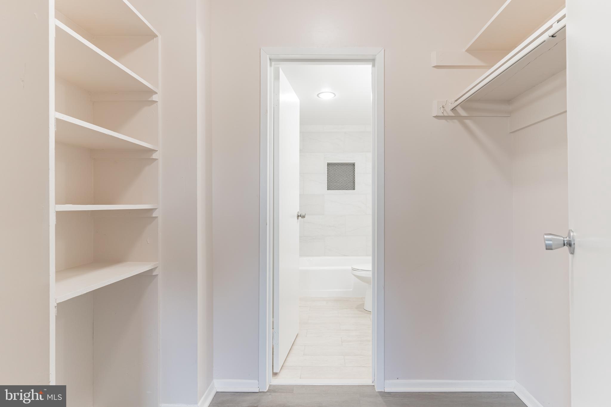 HYDE PARK - Residential