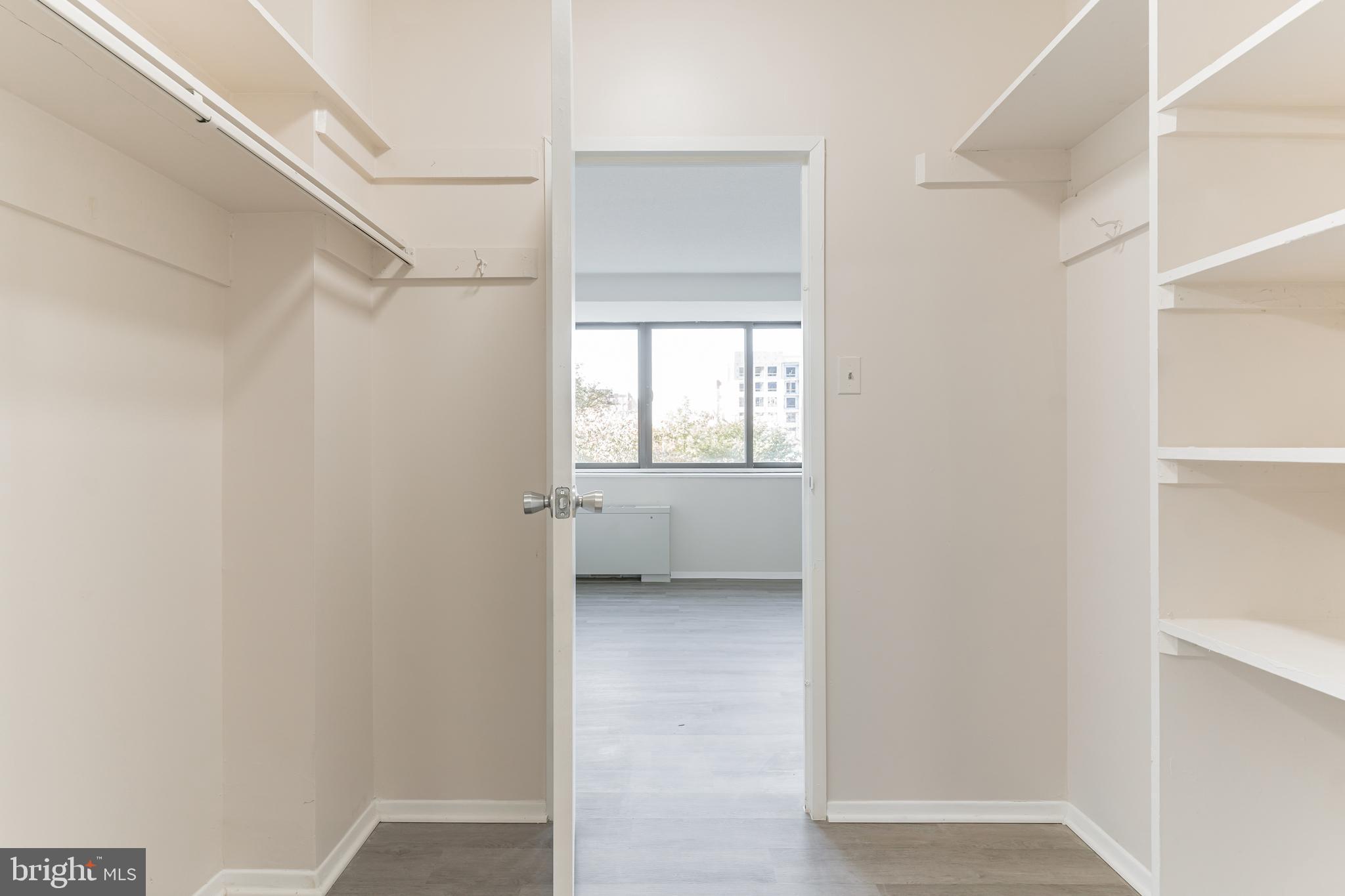 HYDE PARK - Residential