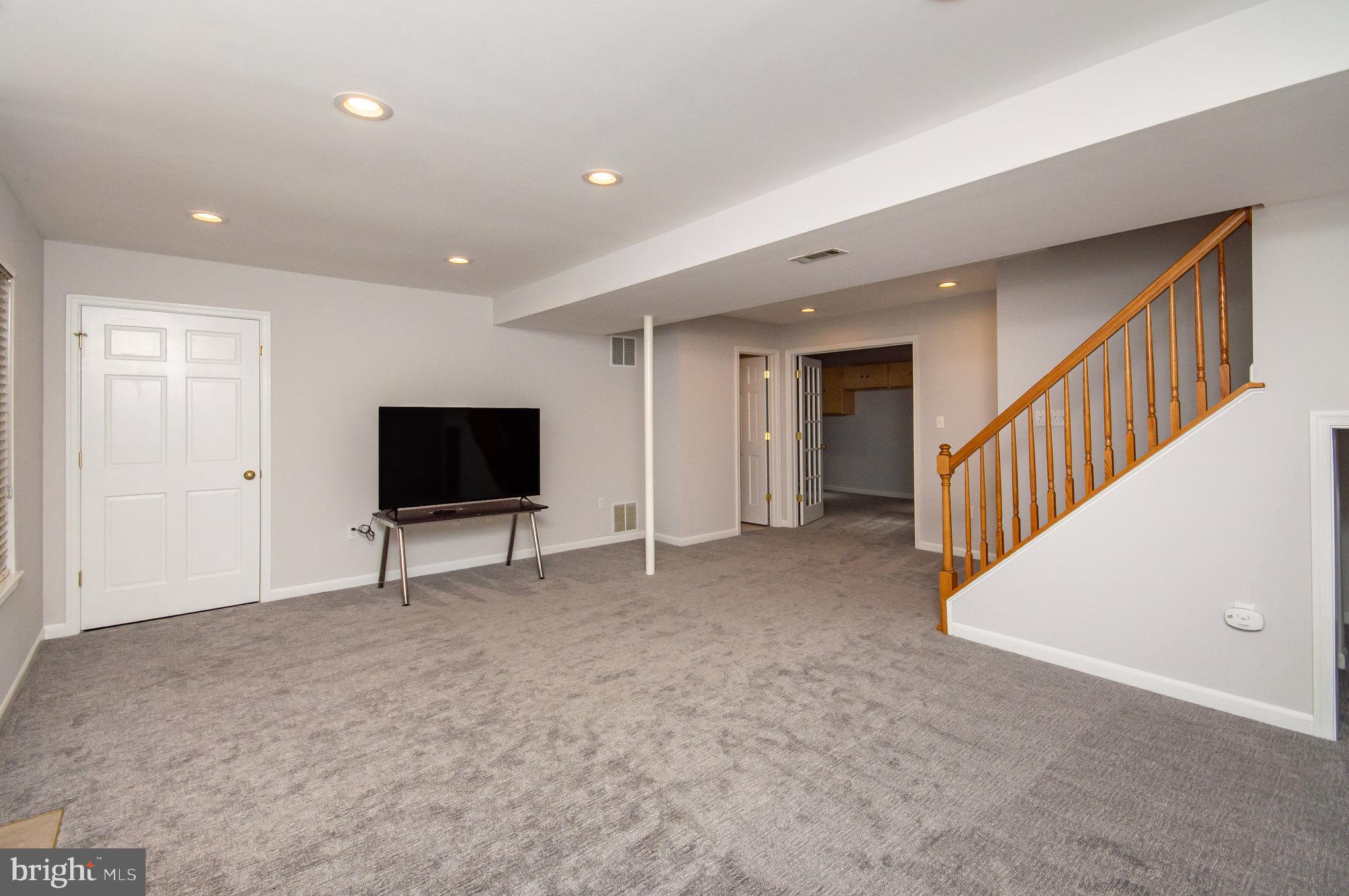 BLOOMS CROSSING - Residential