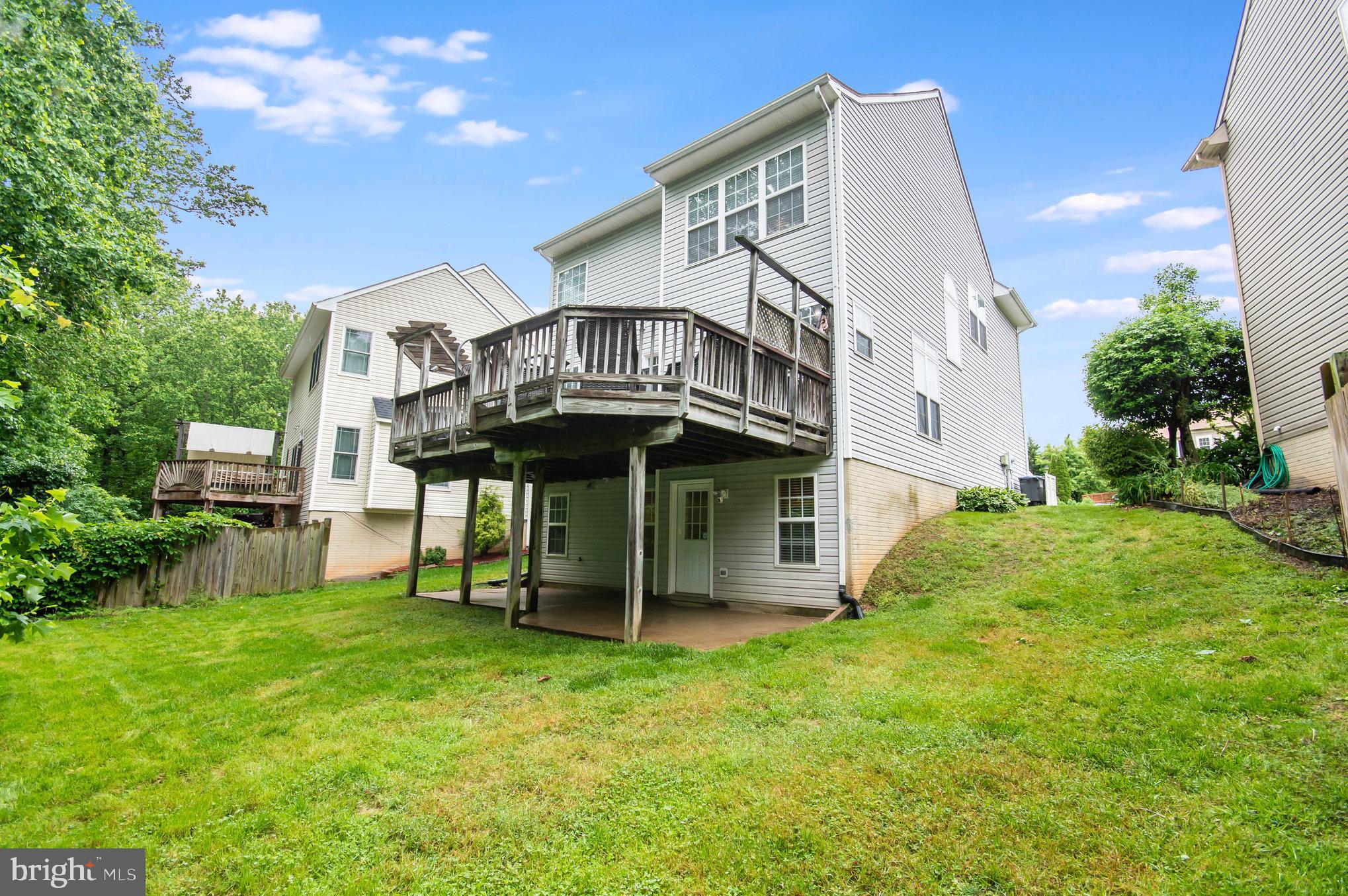 BLOOMS CROSSING - Residential