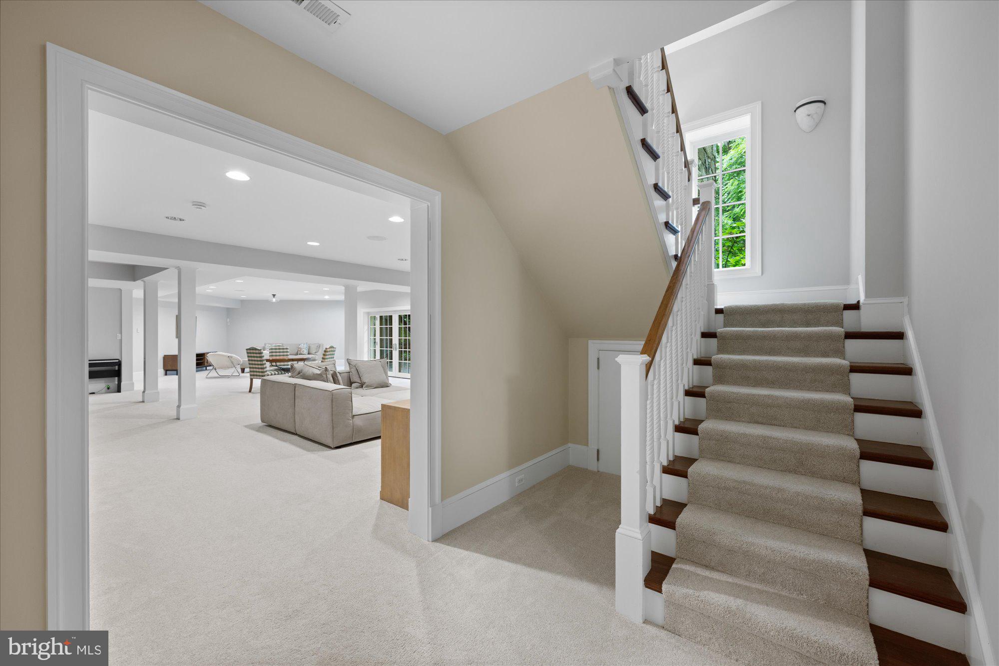 MERRY GO ROUND FARM - Residential