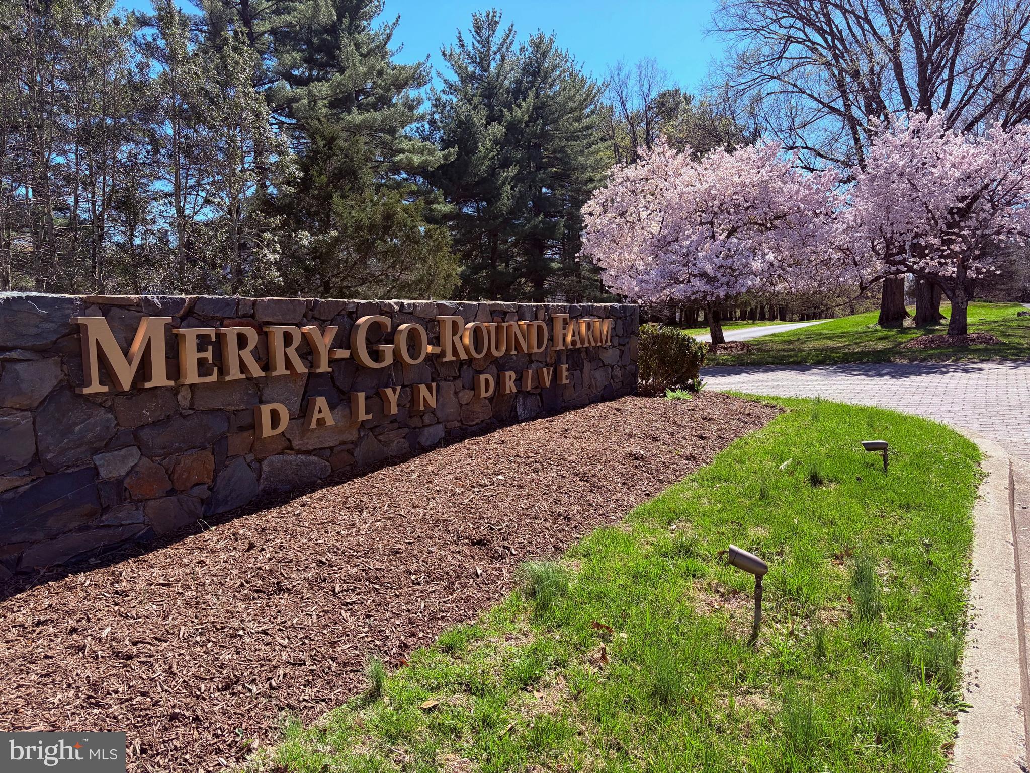 MERRY GO ROUND FARM - Residential