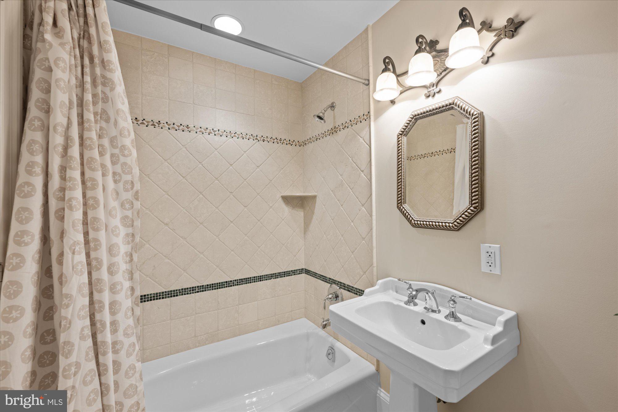 MERRY GO ROUND FARM - Residential