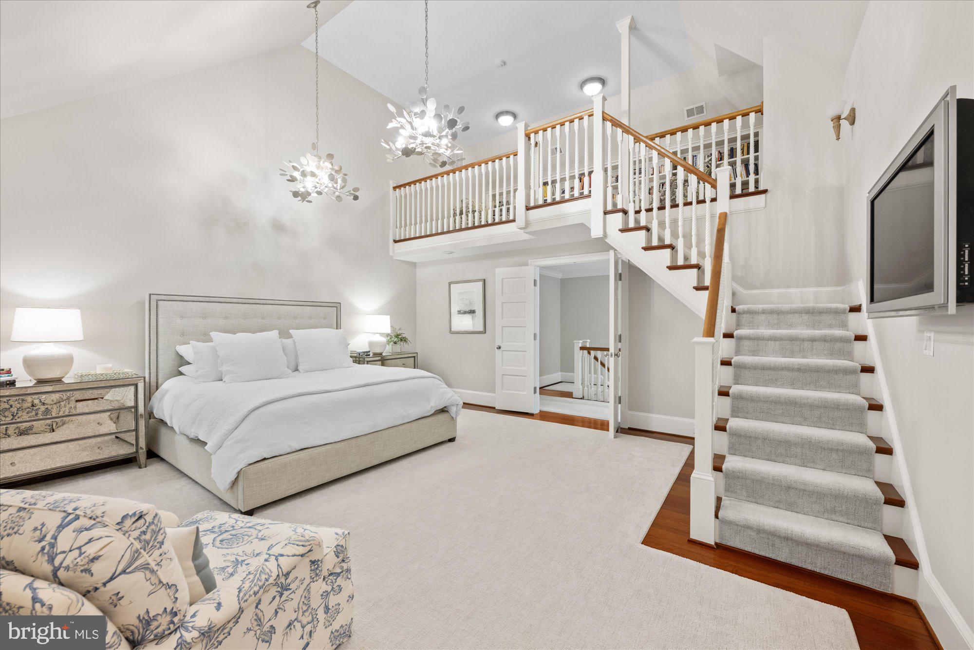 MERRY GO ROUND FARM - Residential