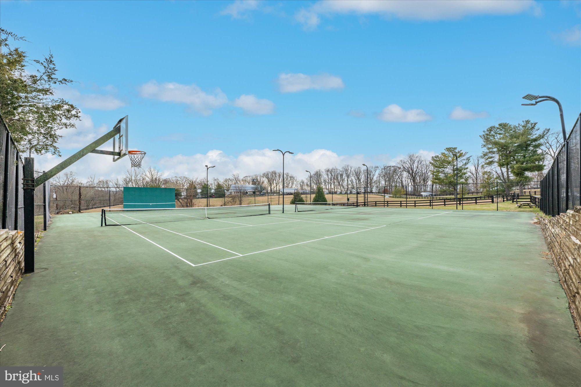 MERRY GO ROUND FARM - Residential