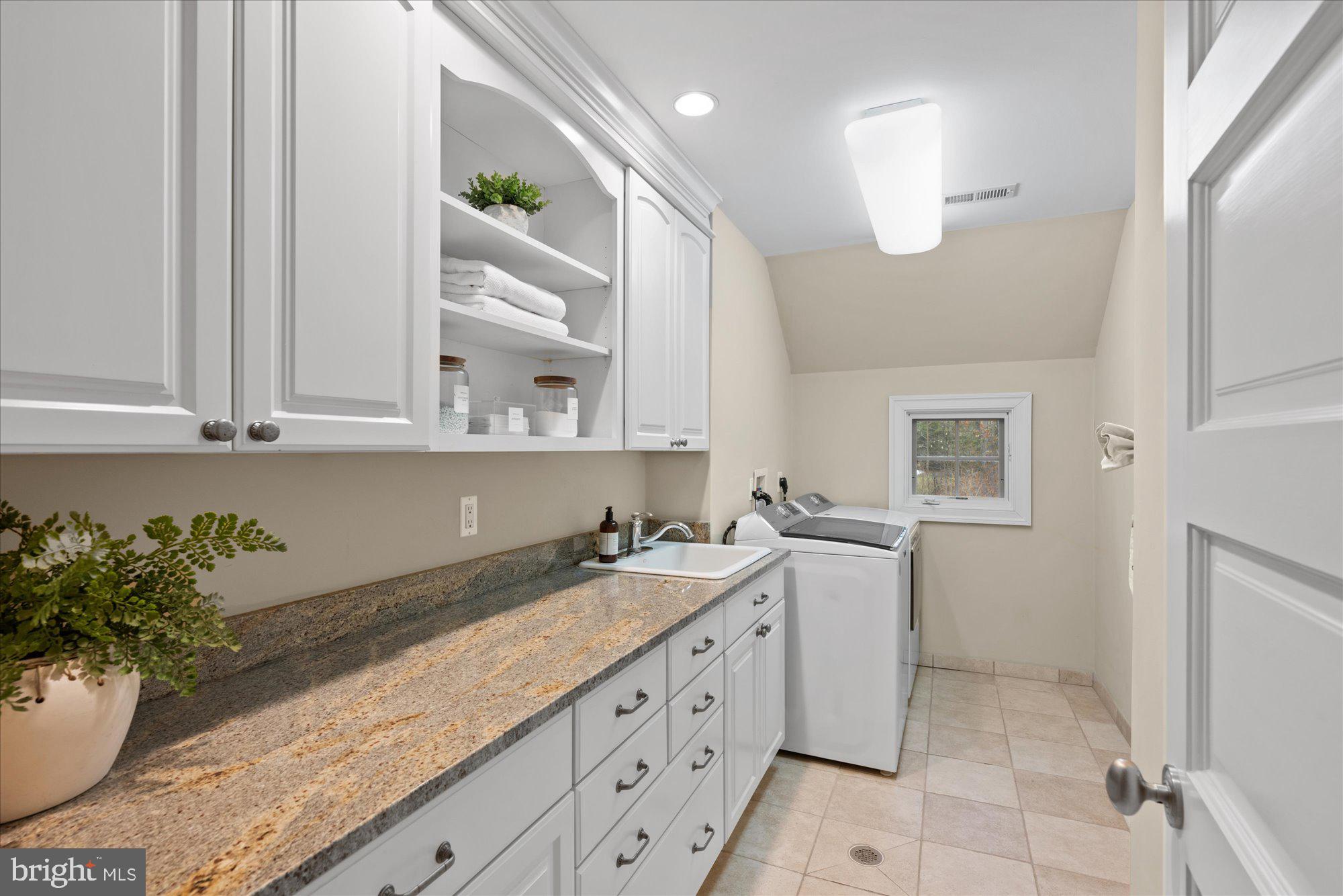 MERRY GO ROUND FARM - Residential