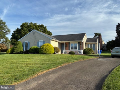 Homes For Sale - 110 Lynette Circle<br/> Lancaster County, WILLOW STREET, PA 17584