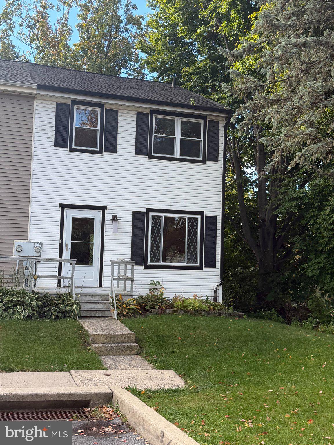 8 BENTLEY COURT