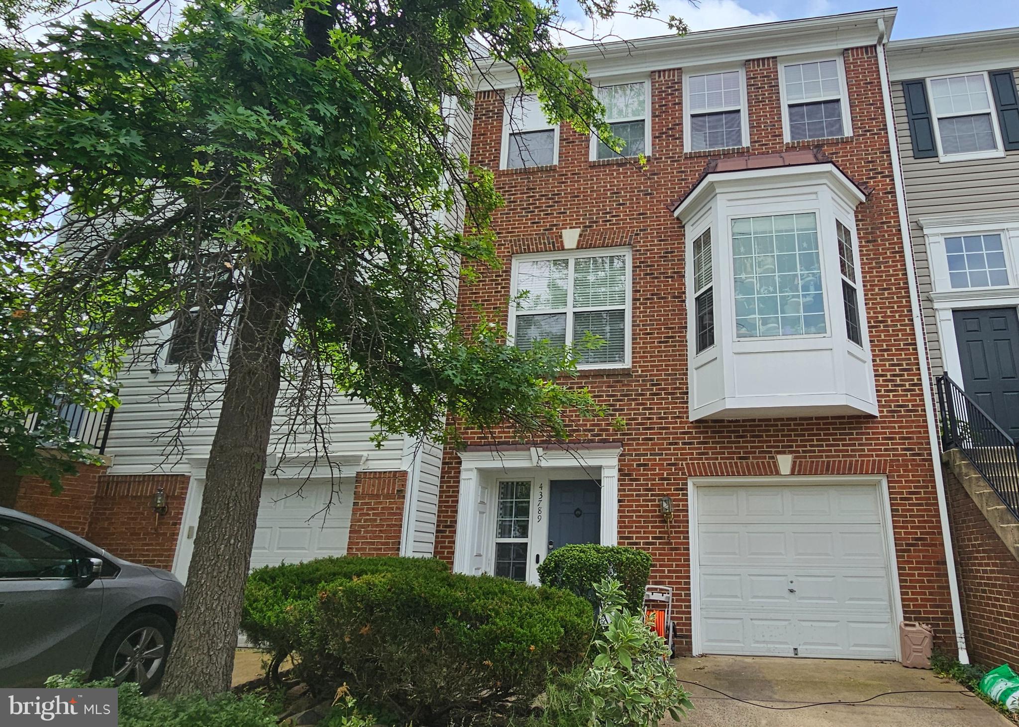 LOUDOUN PARKWAY CENTER - Residential Lease