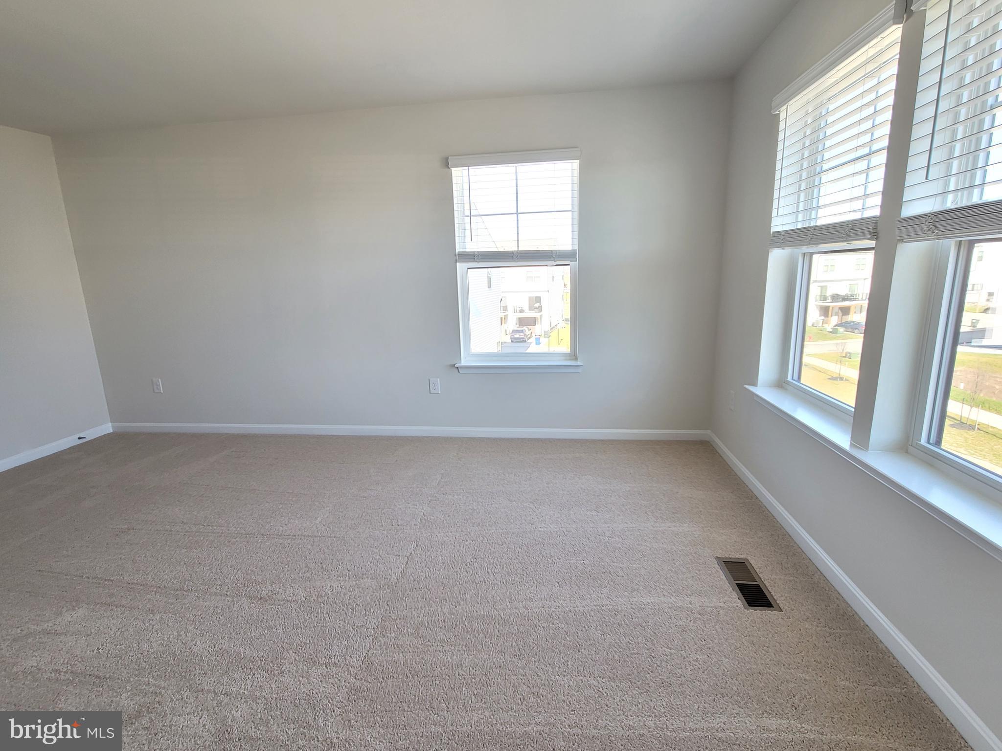 RENN QUARTER - Residential Lease