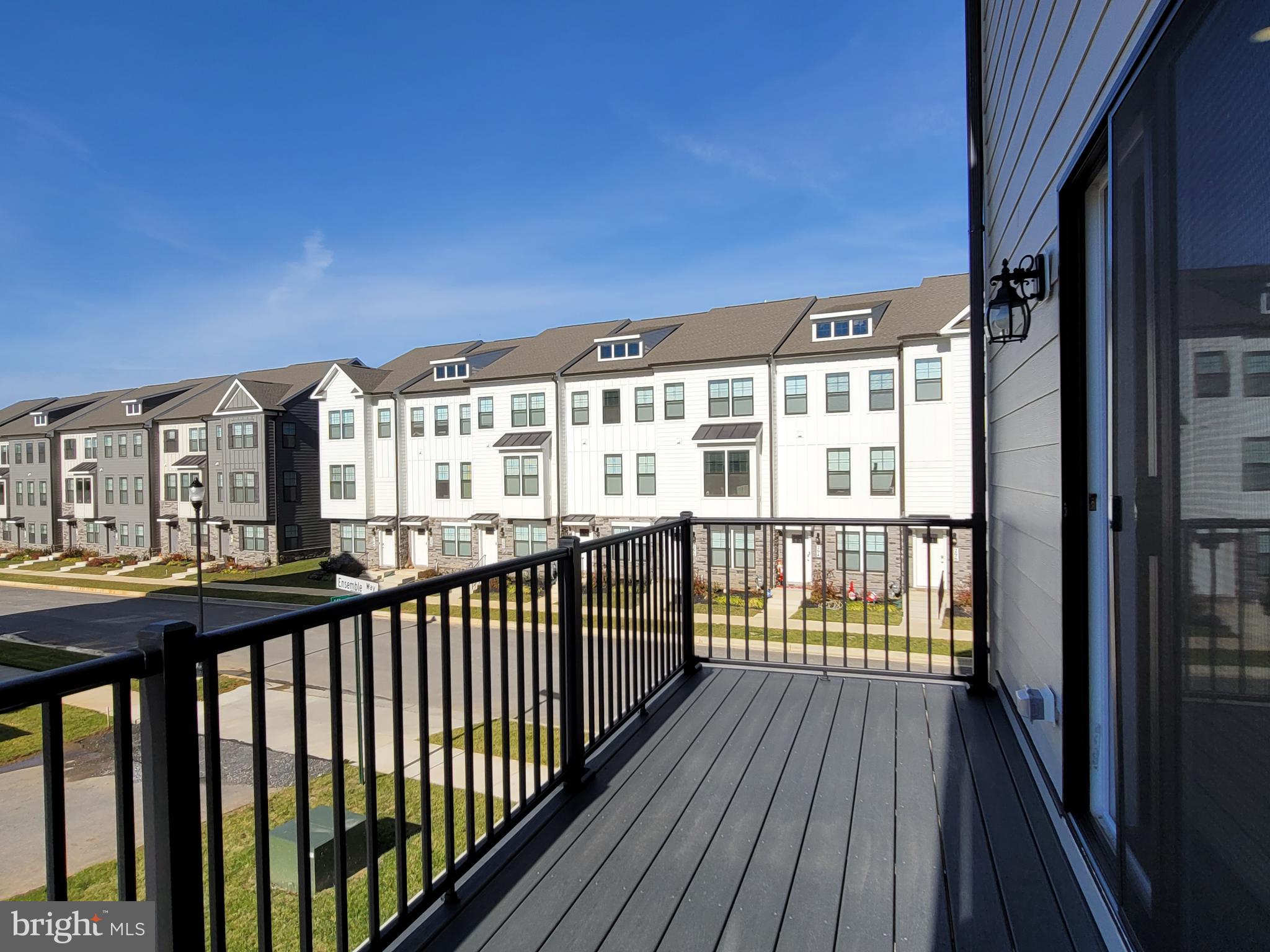 RENN QUARTER - Residential Lease