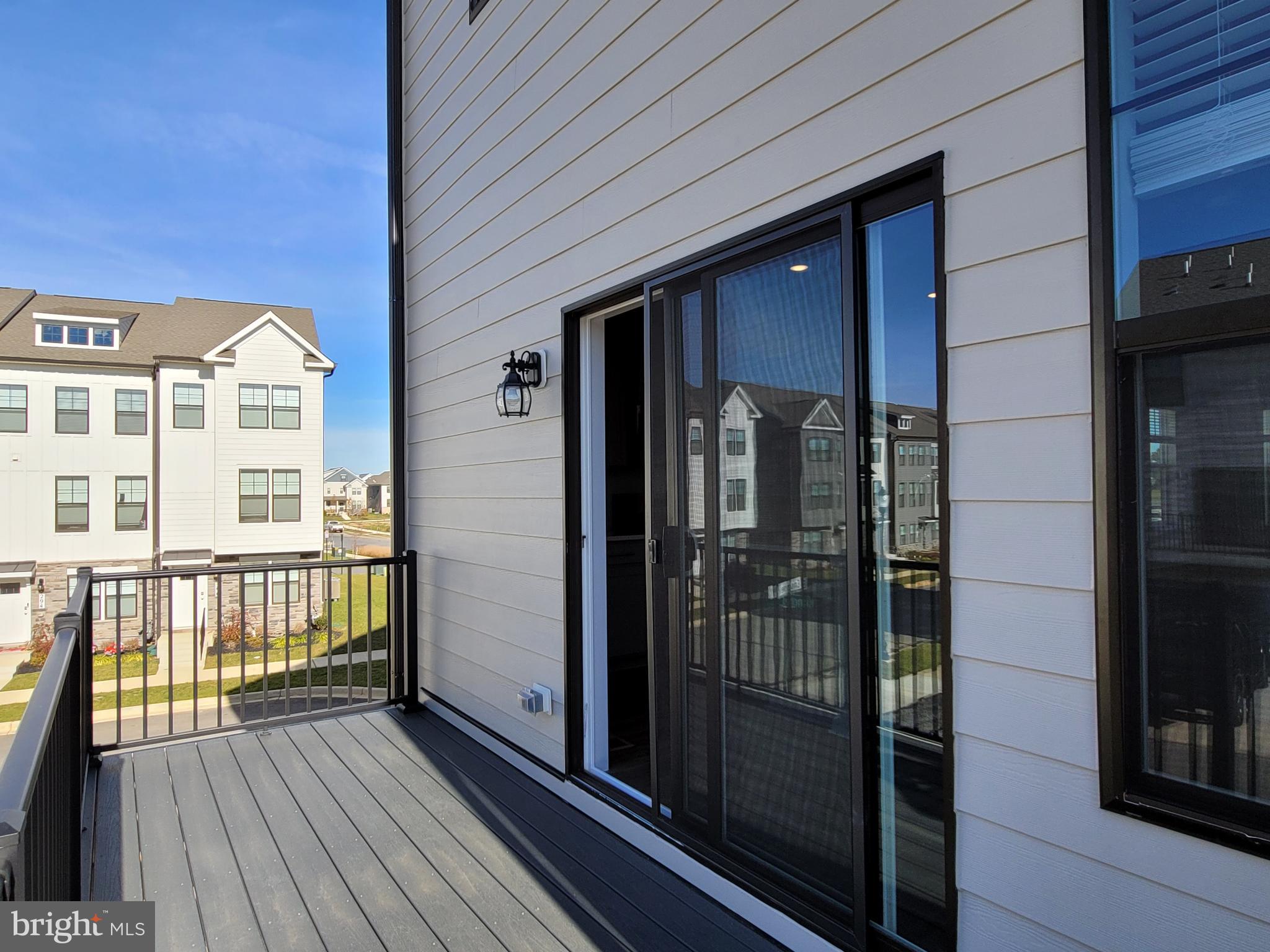 RENN QUARTER - Residential Lease