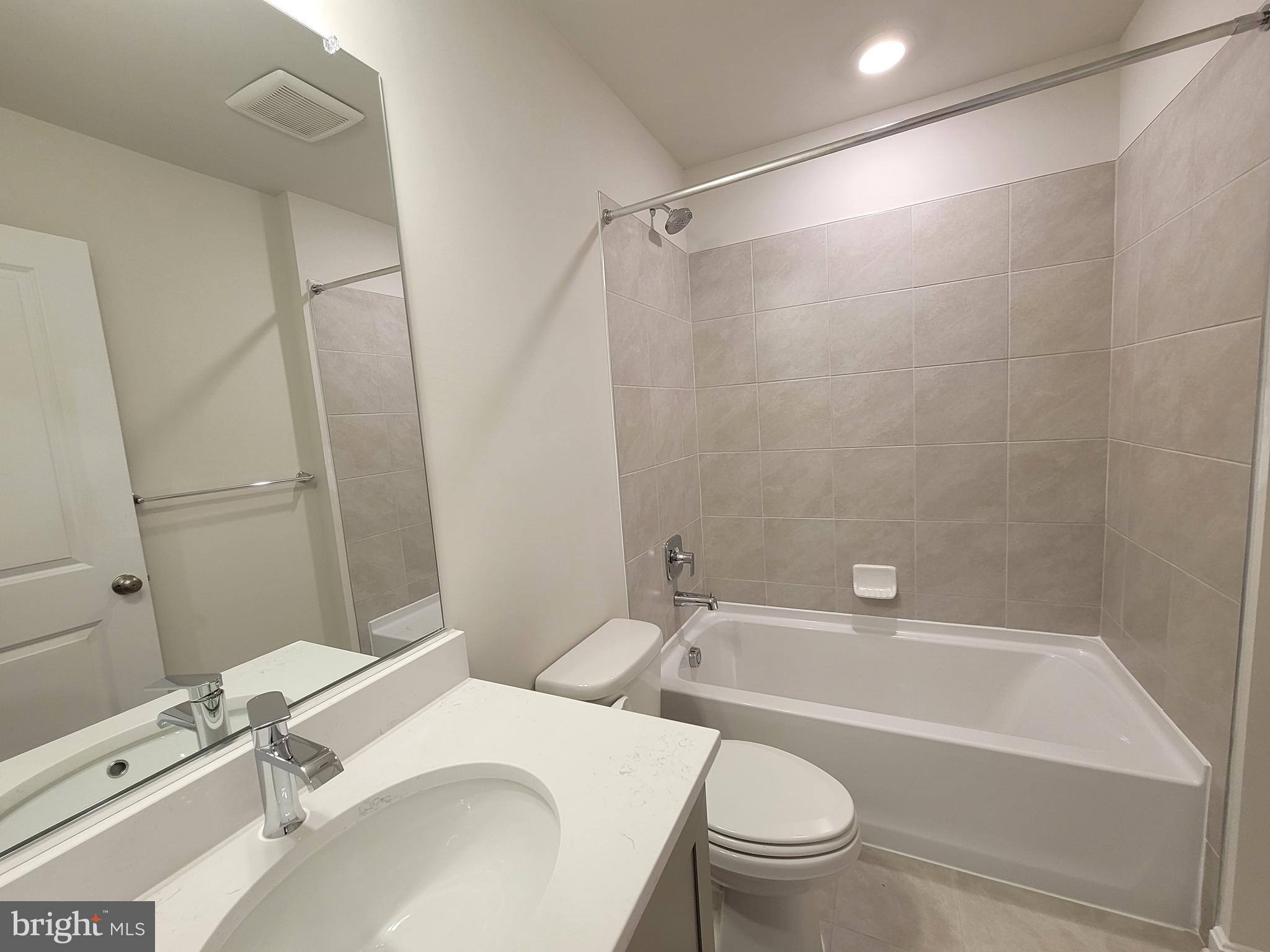 RENN QUARTER - Residential Lease