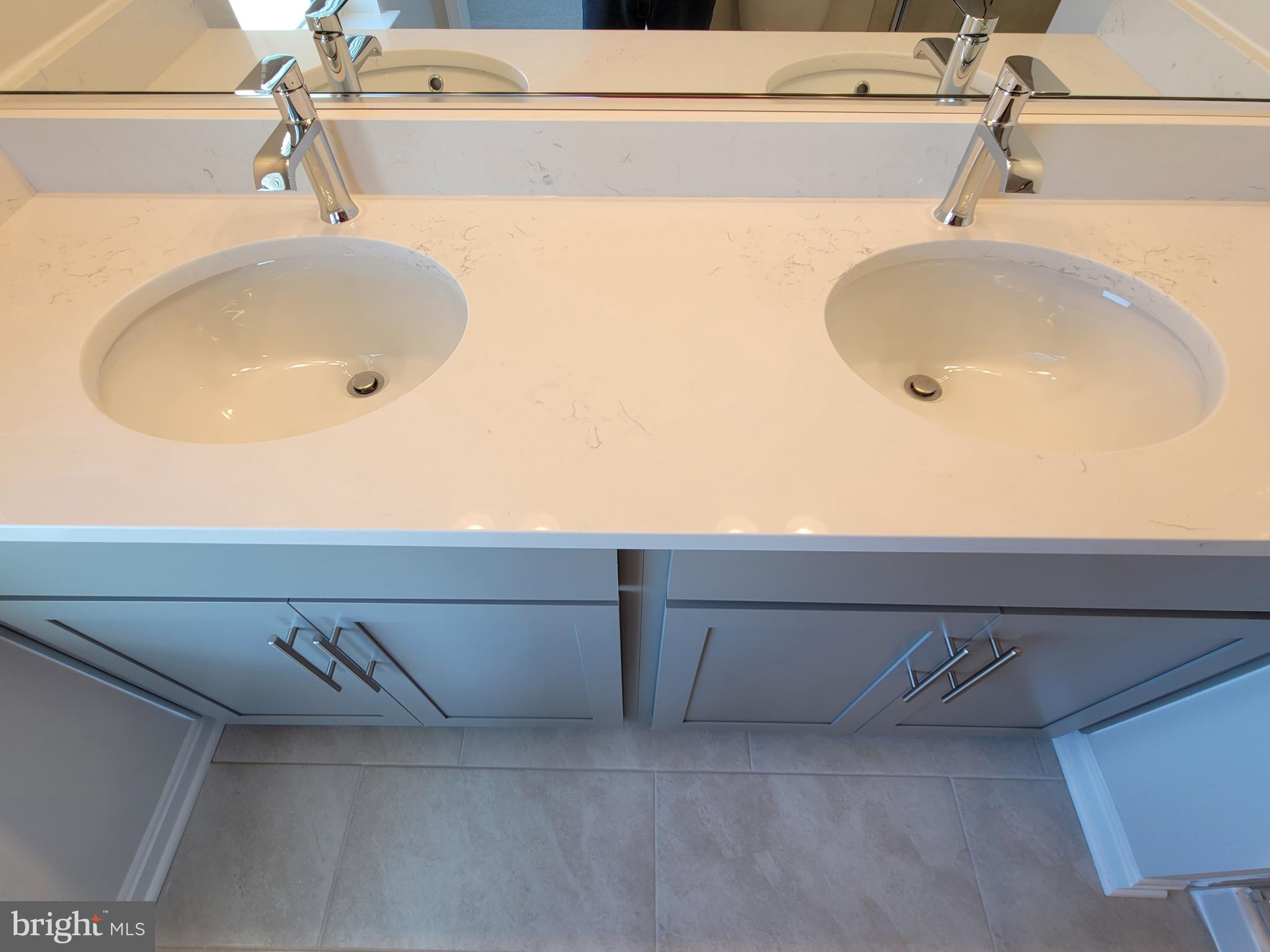 RENN QUARTER - Residential Lease