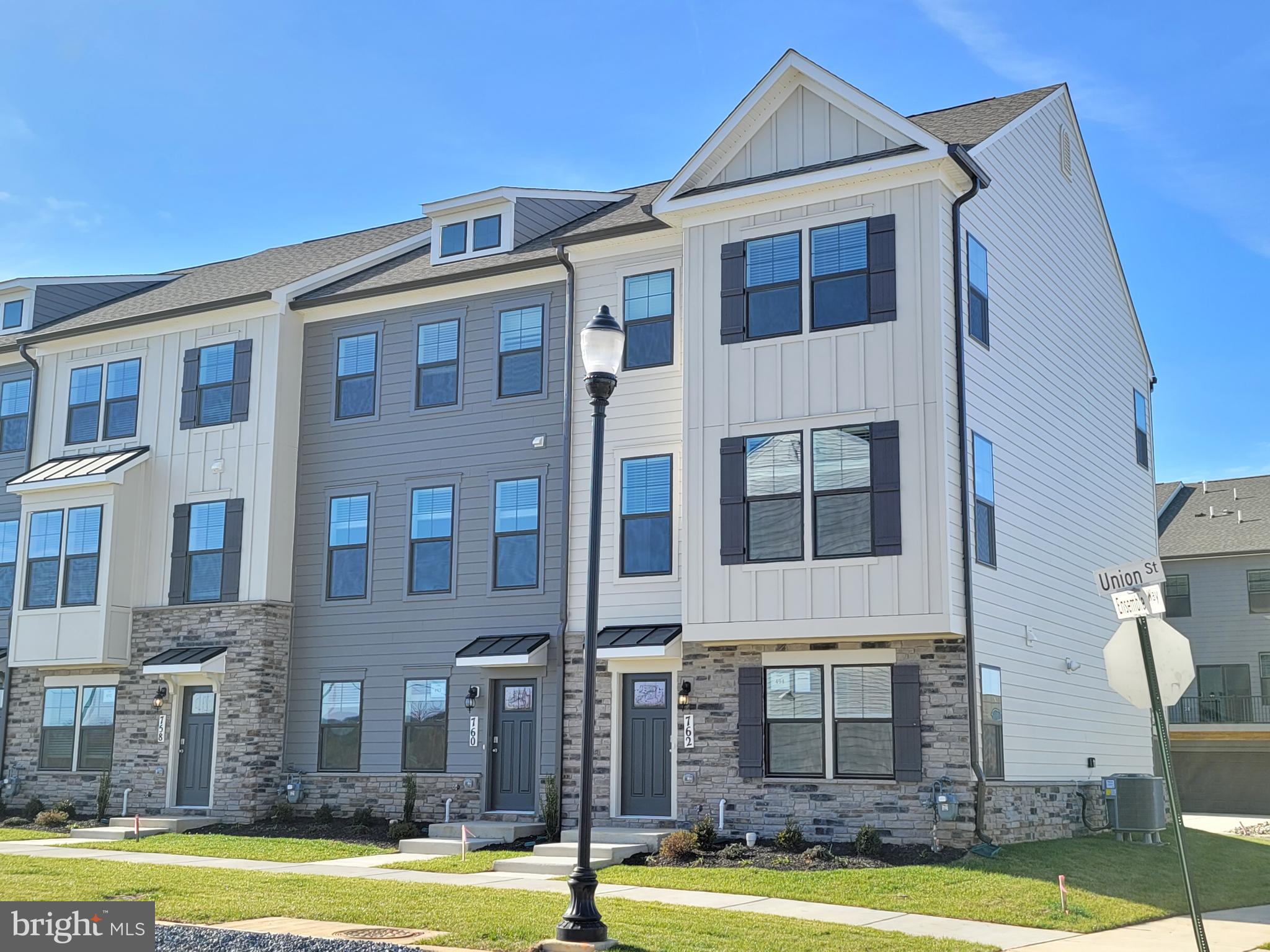 RENN QUARTER - Residential Lease