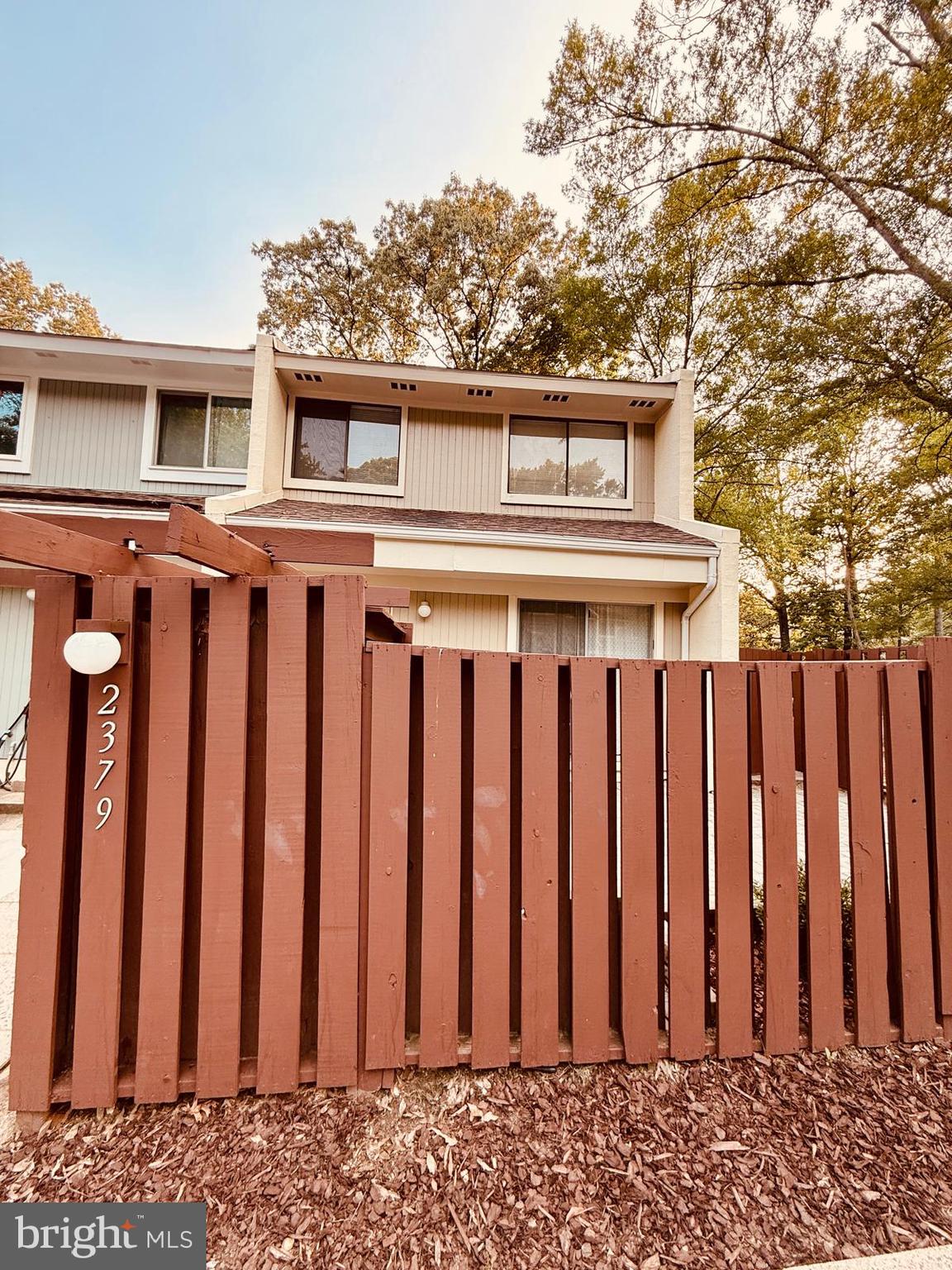2379 SOUTHGATE SQUARE