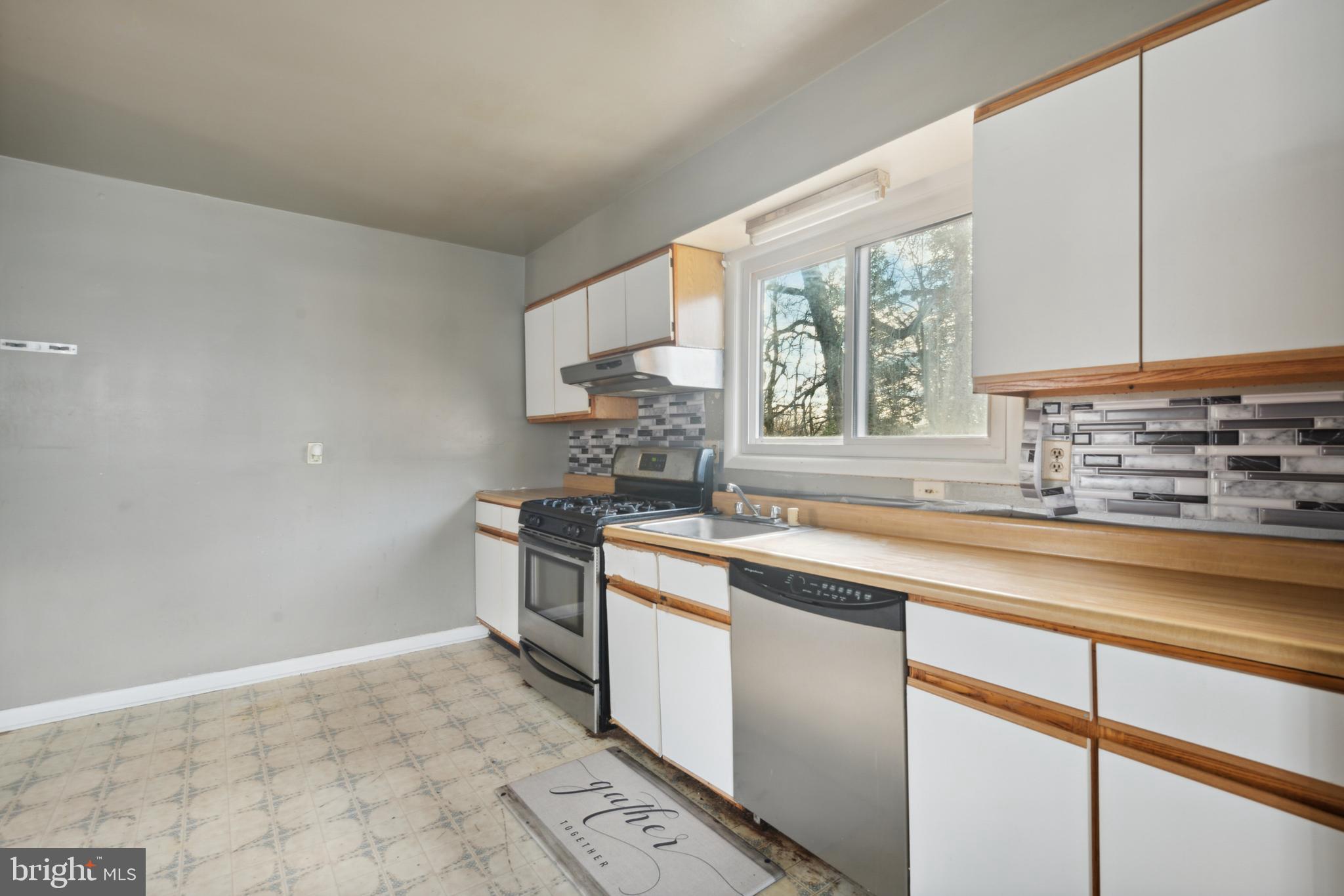 EDWARD ESTATES - Residential