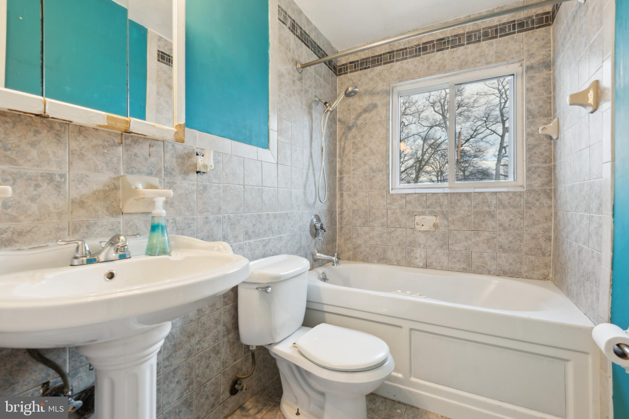 EDWARD ESTATES - Residential