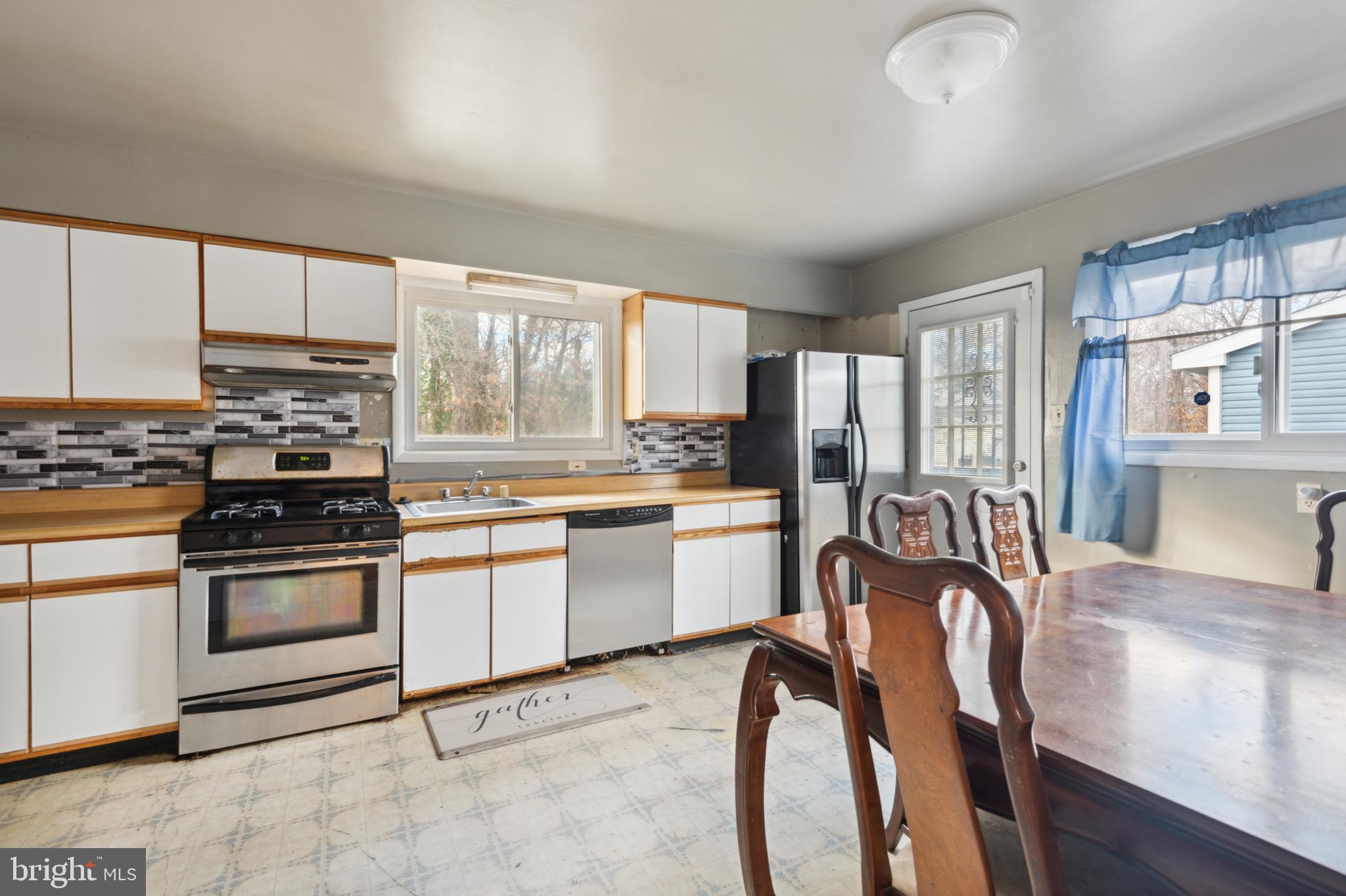 EDWARD ESTATES - Residential