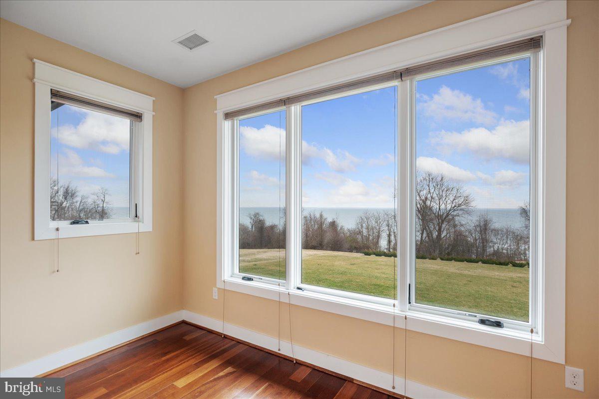 BAYVIEW MANOR ESTATES - Residential