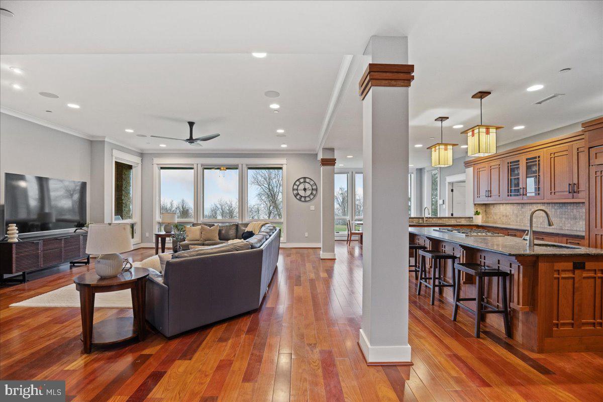 BAYVIEW MANOR ESTATES - Residential