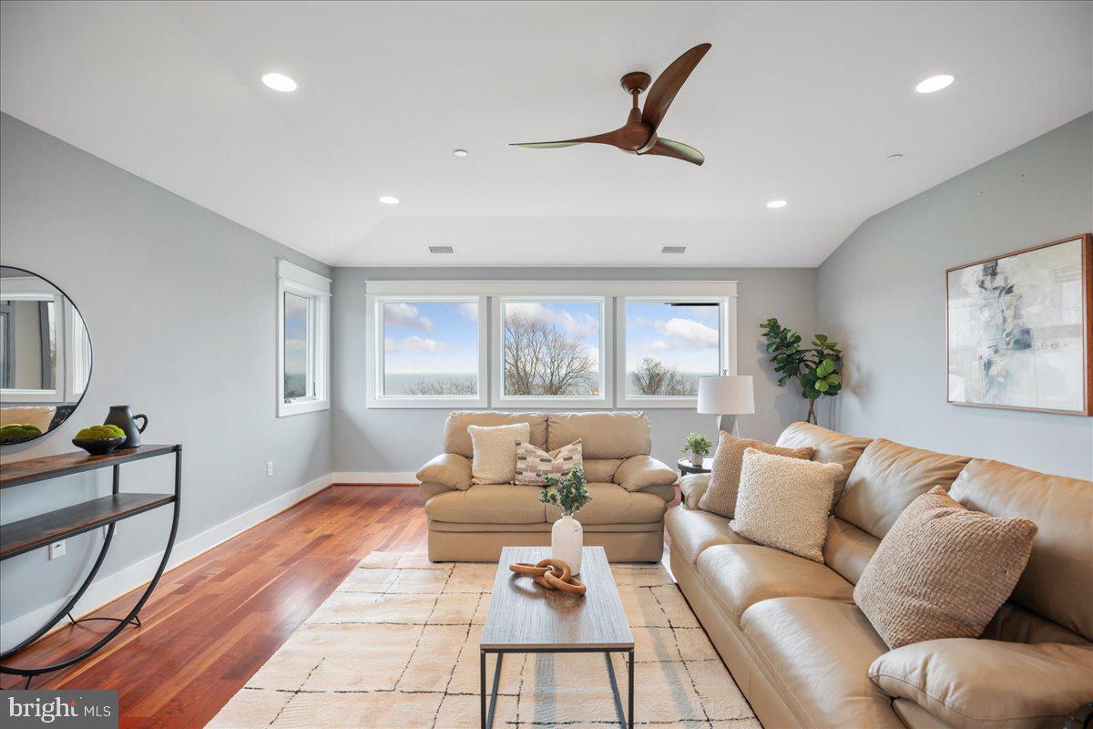 BAYVIEW MANOR ESTATES - Residential