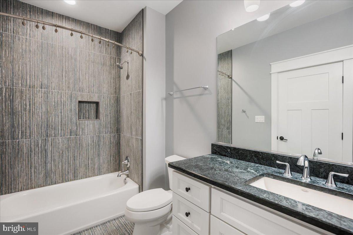 BAYVIEW MANOR ESTATES - Residential