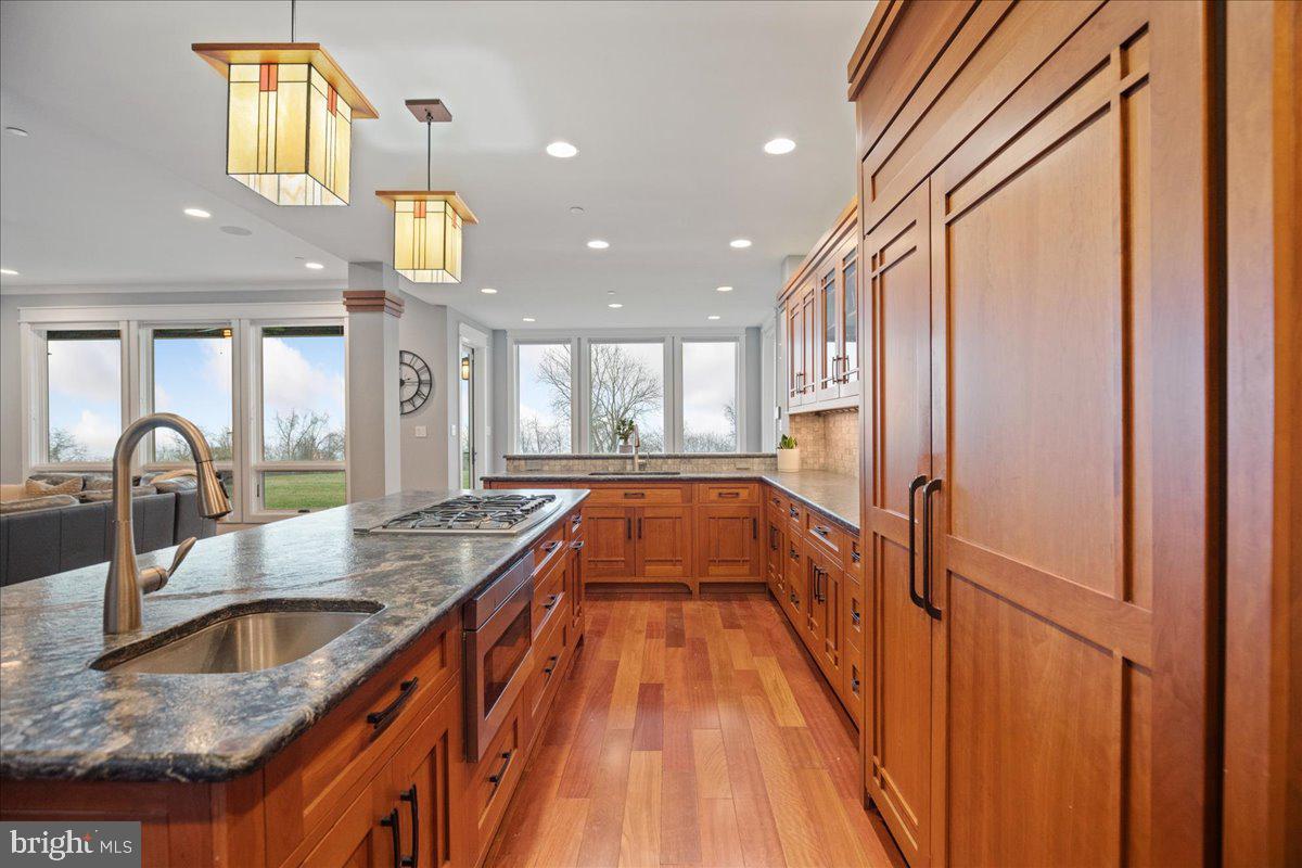 BAYVIEW MANOR ESTATES - Residential