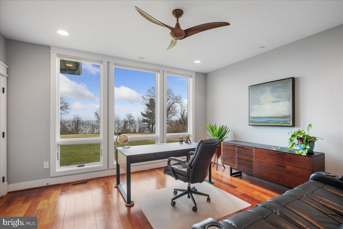 BAYVIEW MANOR ESTATES - Residential