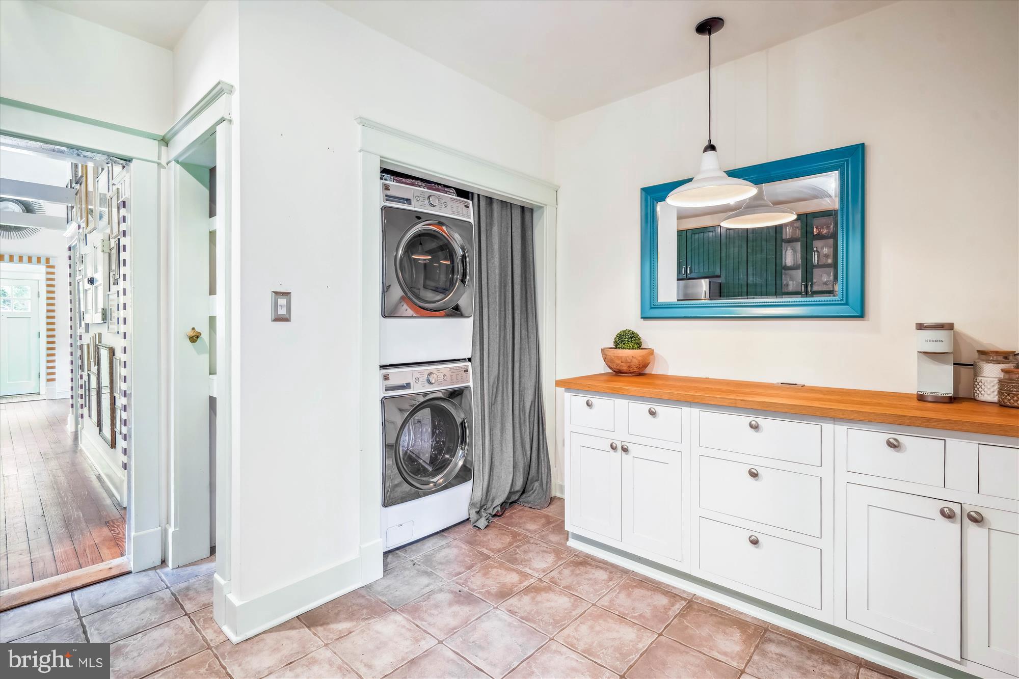 OYSTER HARBOR - Residential