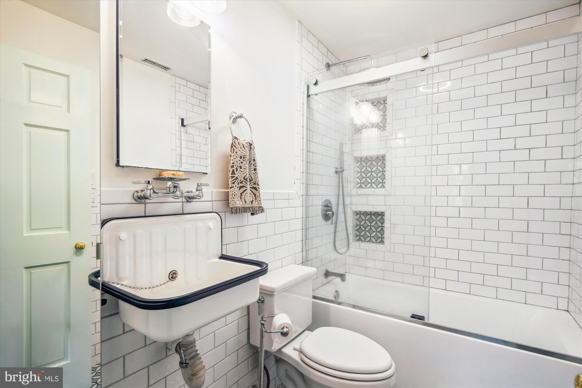 OYSTER HARBOR - Residential