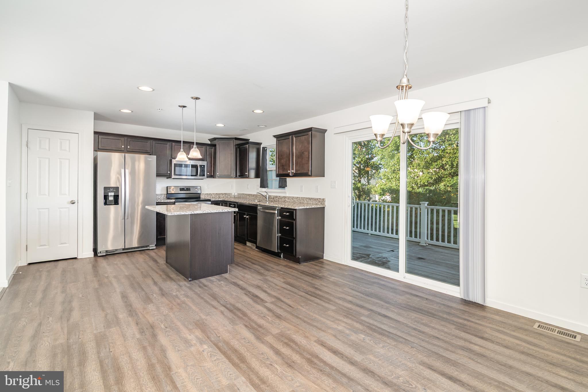 LAUREL RIDGE - Residential Lease