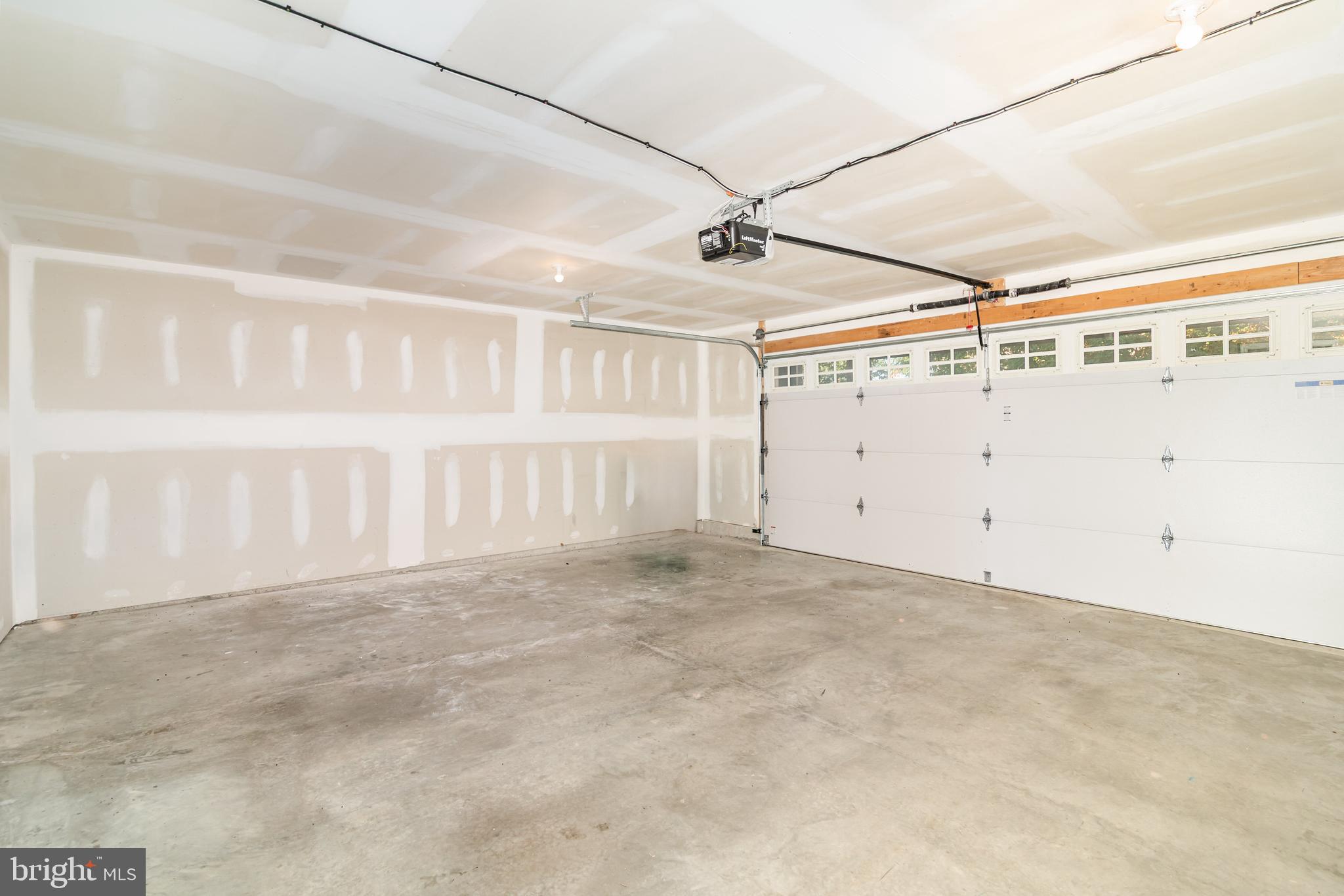 LAUREL RIDGE - Residential Lease