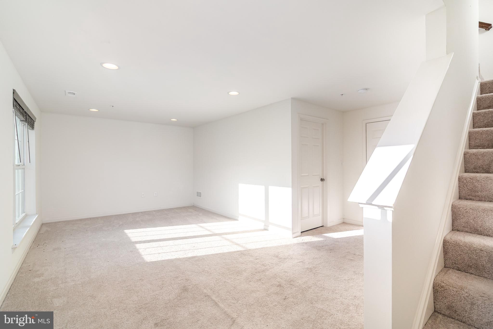 LAUREL RIDGE - Residential Lease