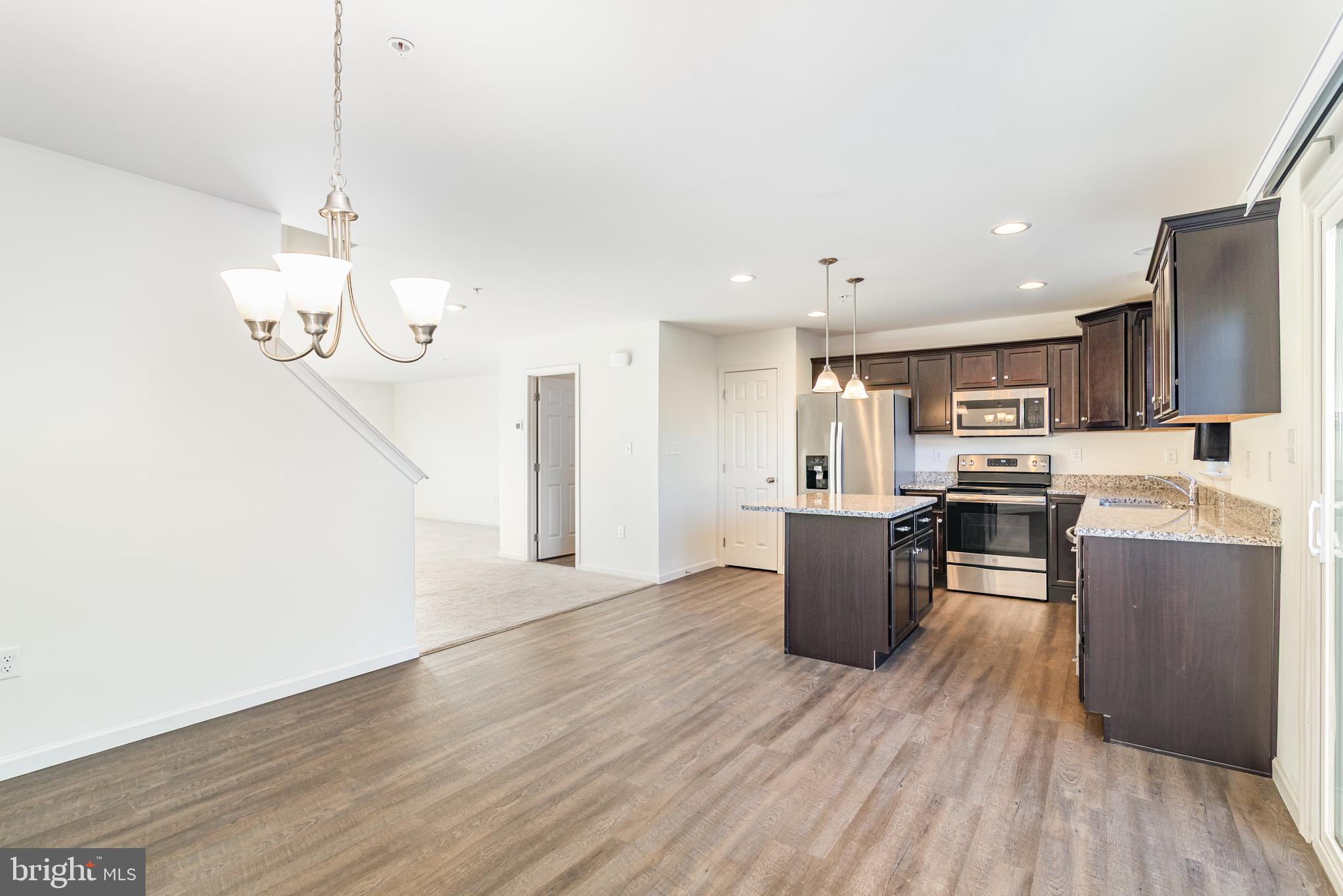 LAUREL RIDGE - Residential Lease