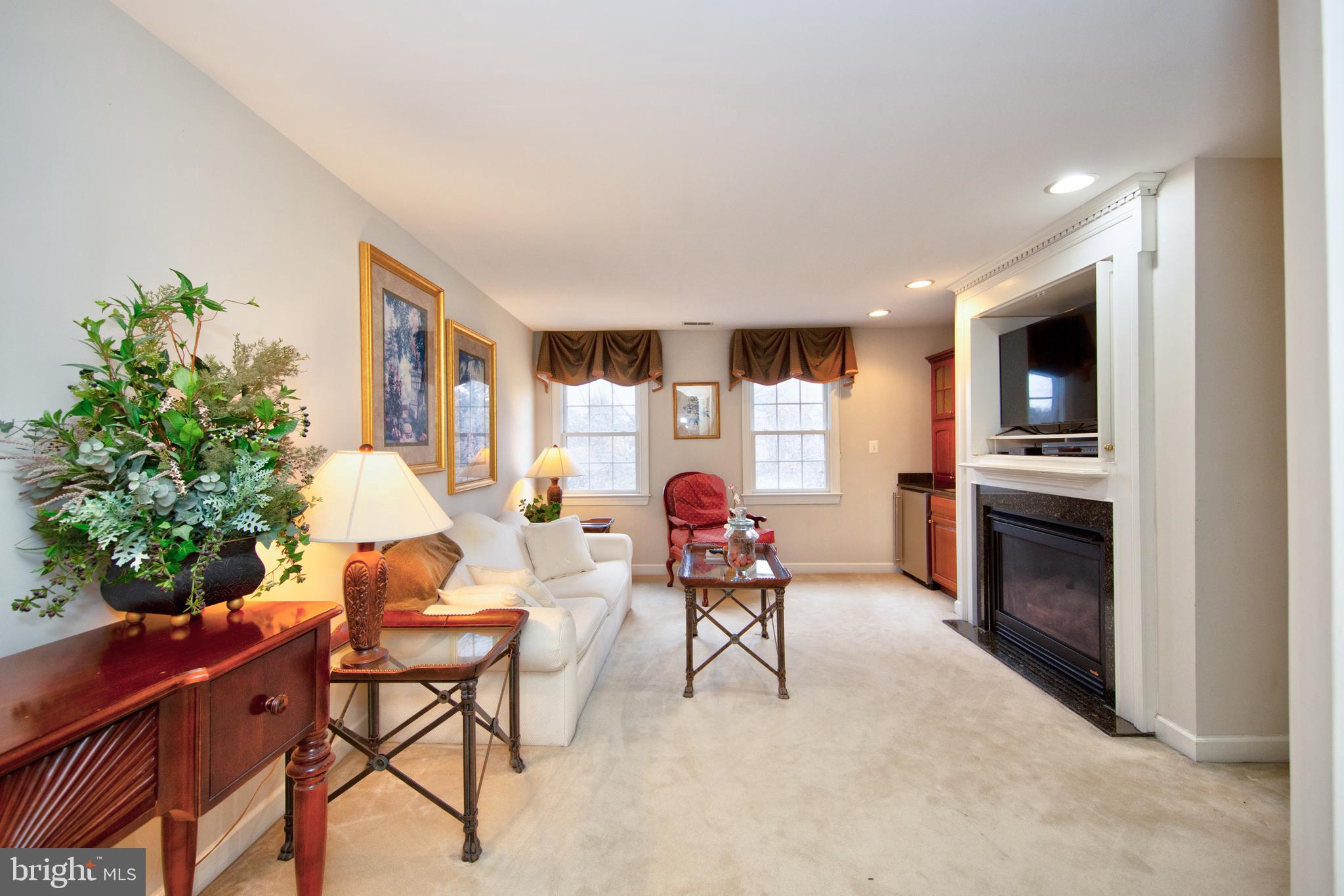 WILLOW CHASE - Residential