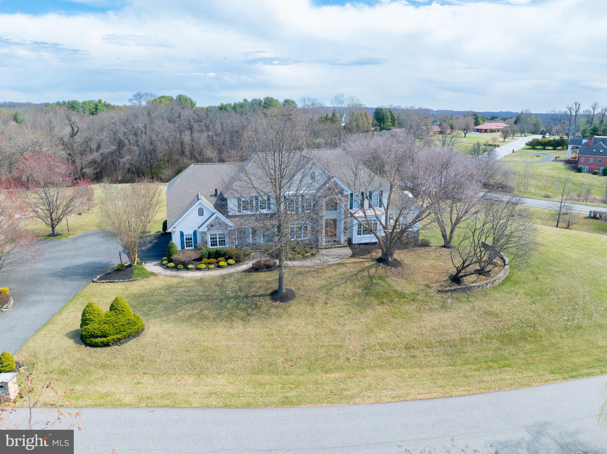 WILLOW CHASE - Residential