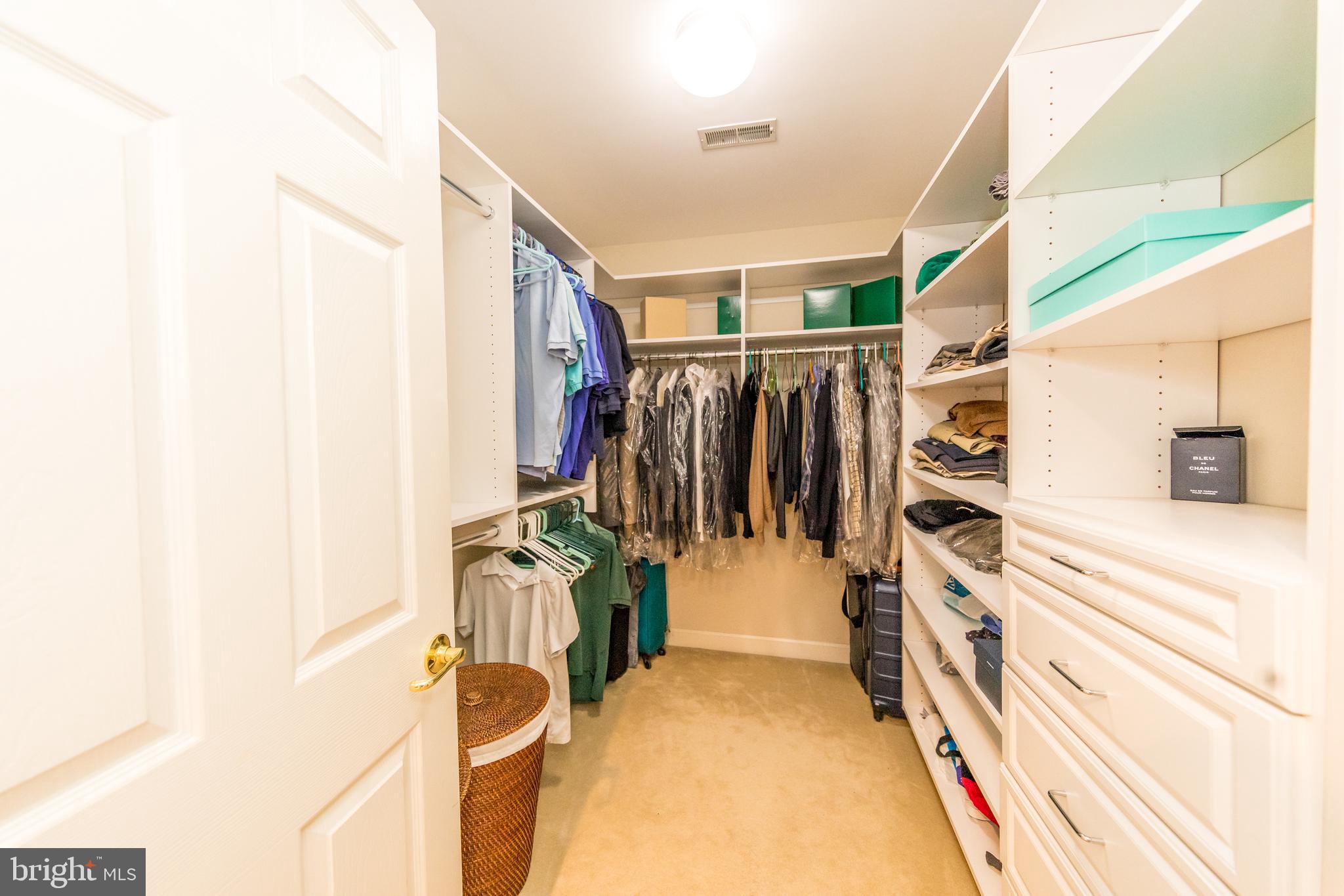 WILLOW CHASE - Residential