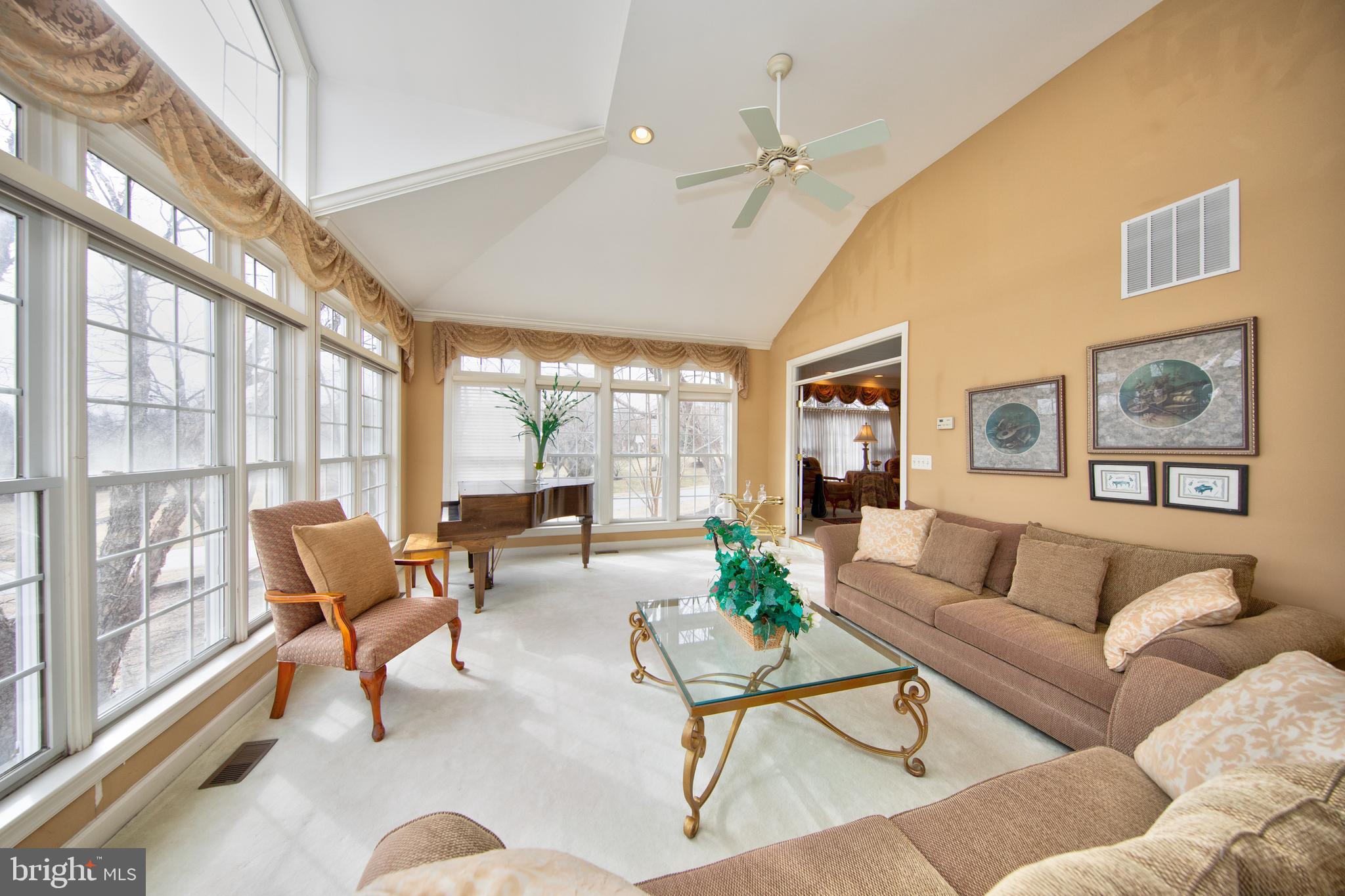 WILLOW CHASE - Residential