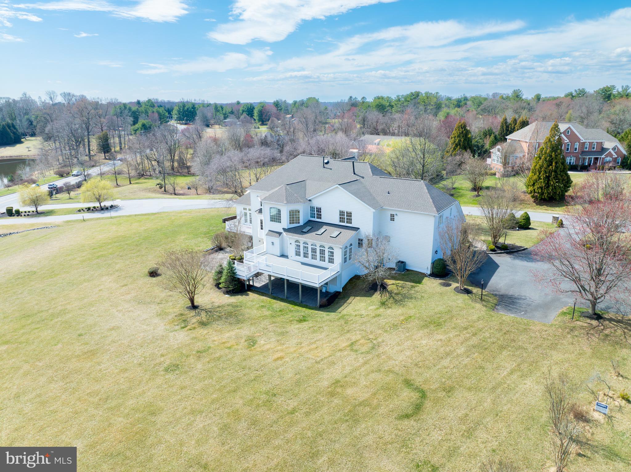 WILLOW CHASE - Residential