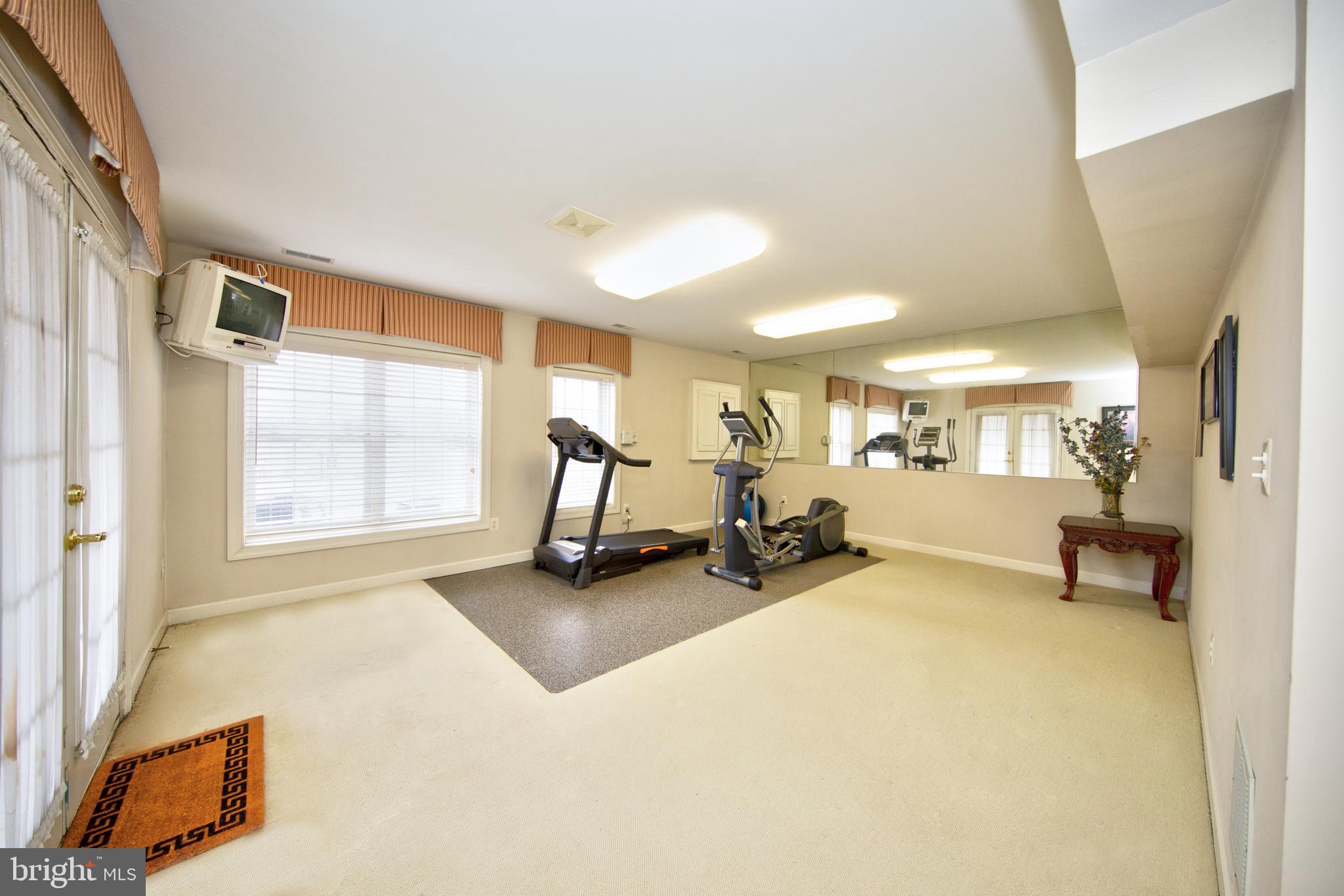 WILLOW CHASE - Residential