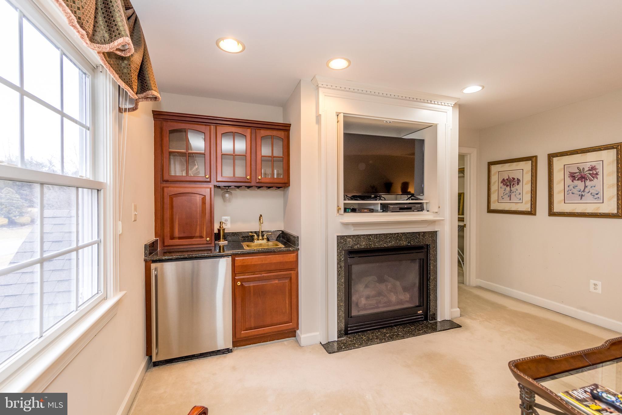 WILLOW CHASE - Residential