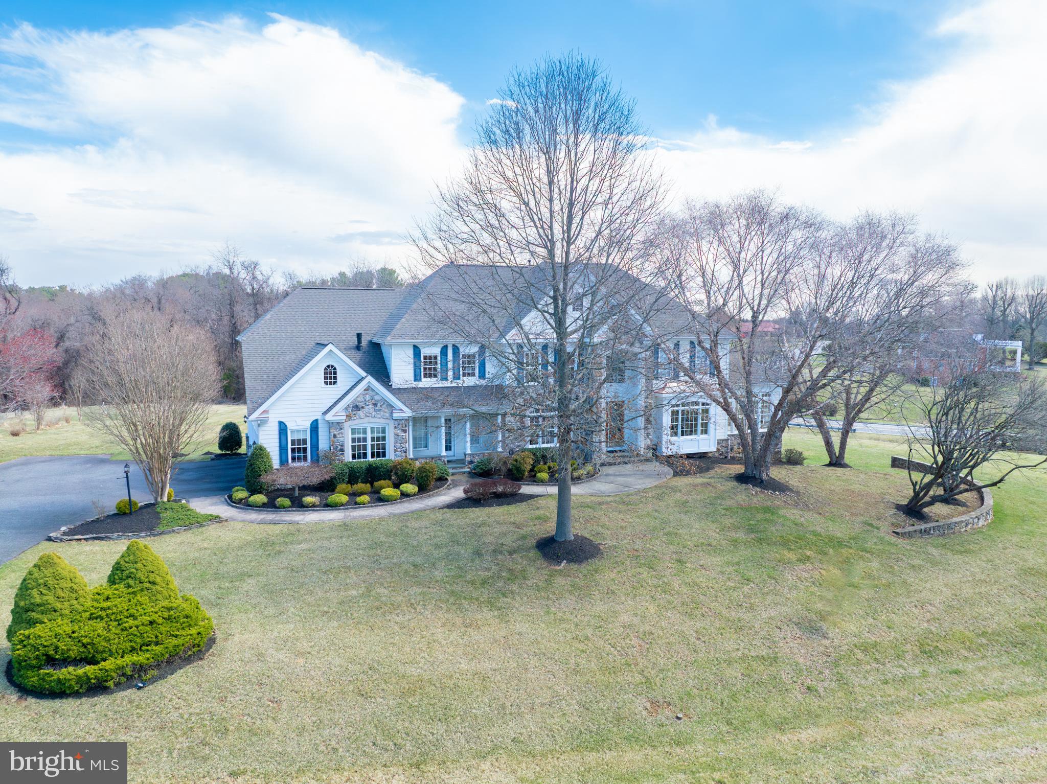 WILLOW CHASE - Residential