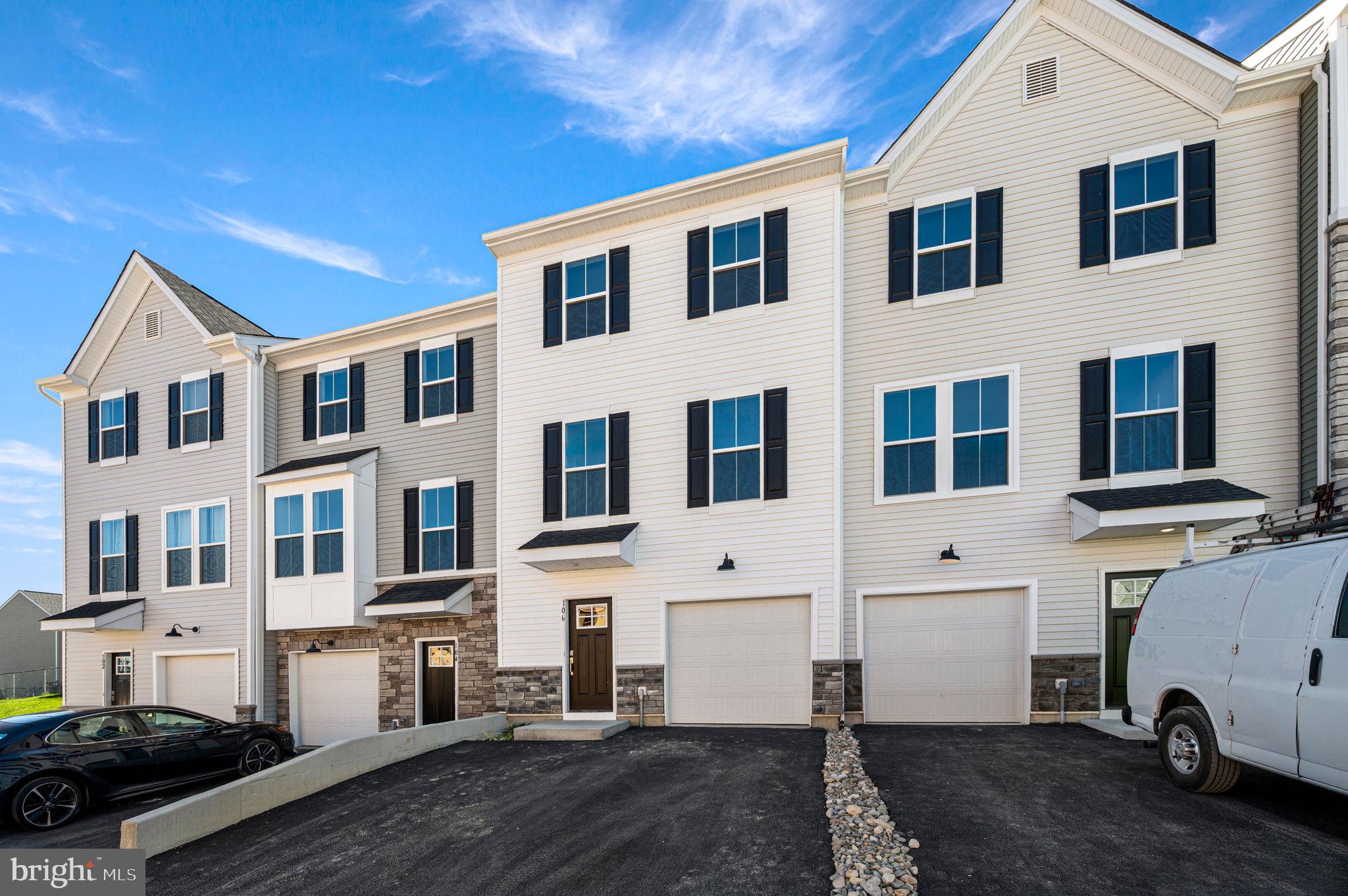 DOWNINGTOWN RIDGE - Residential Lease