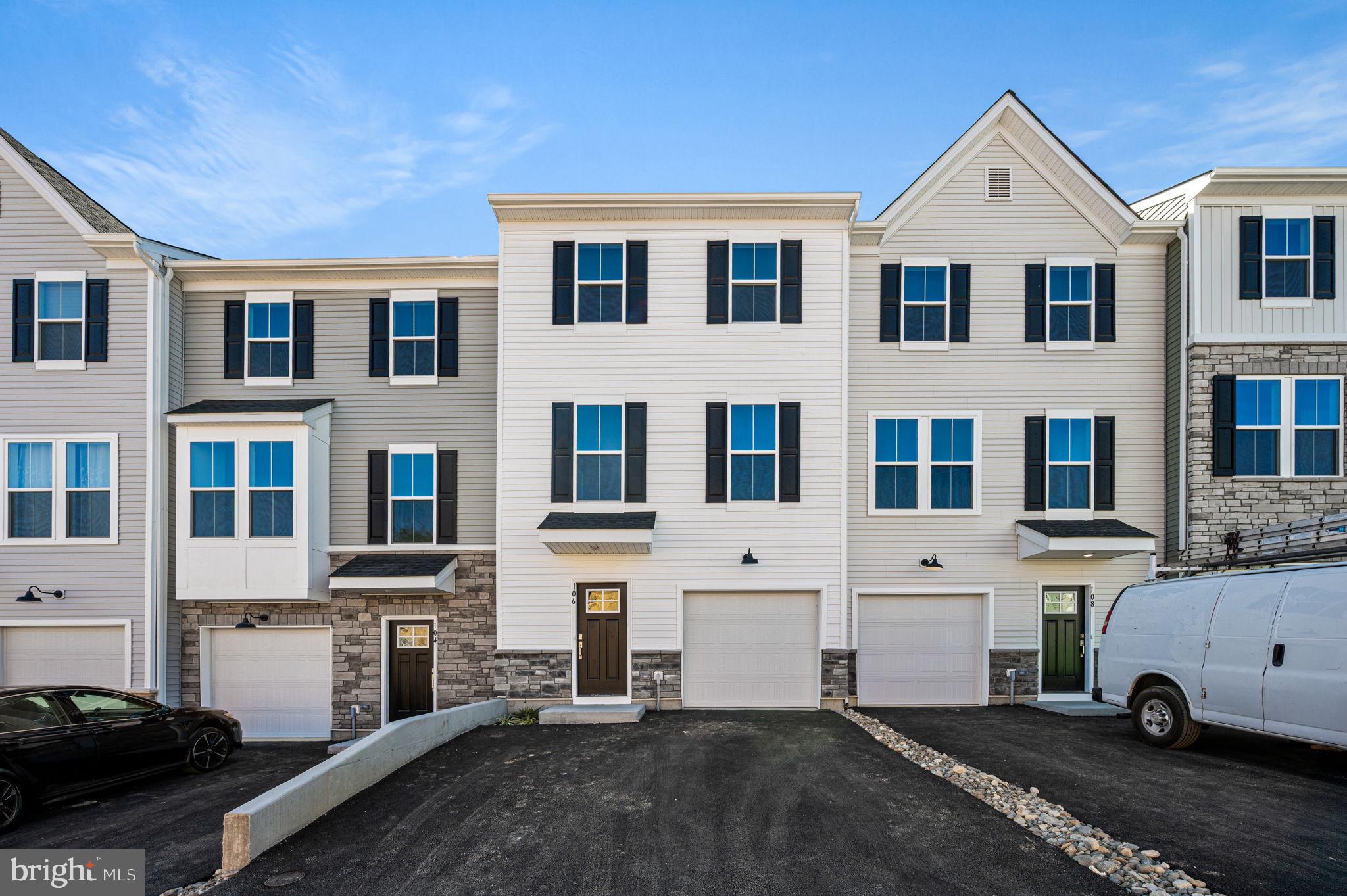 DOWNINGTOWN RIDGE - Residential Lease