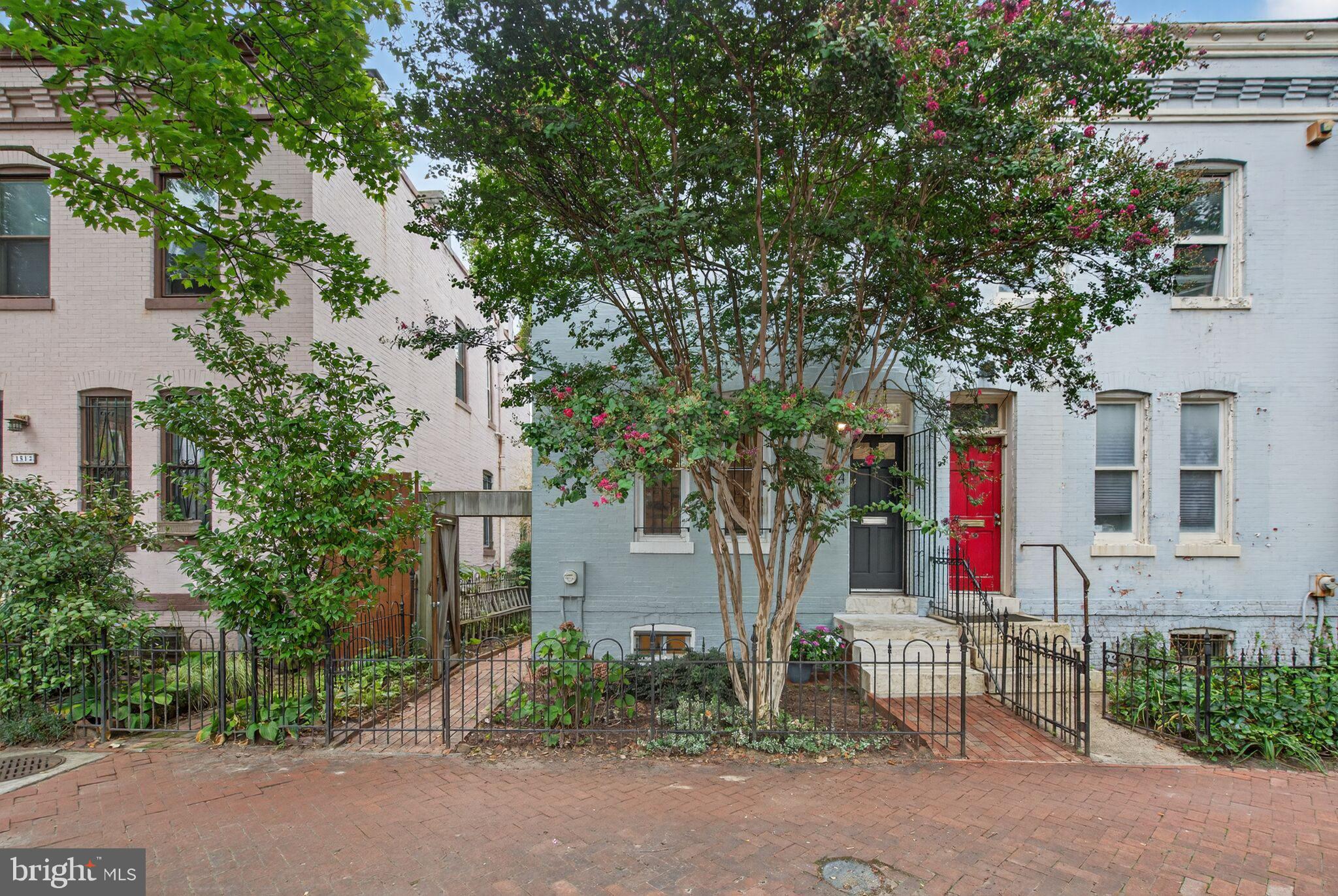 1514 CAROLINE STREET NW