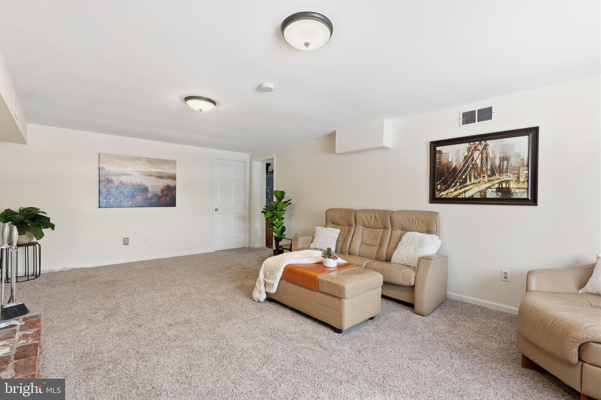 PINE RUN VLY - Residential