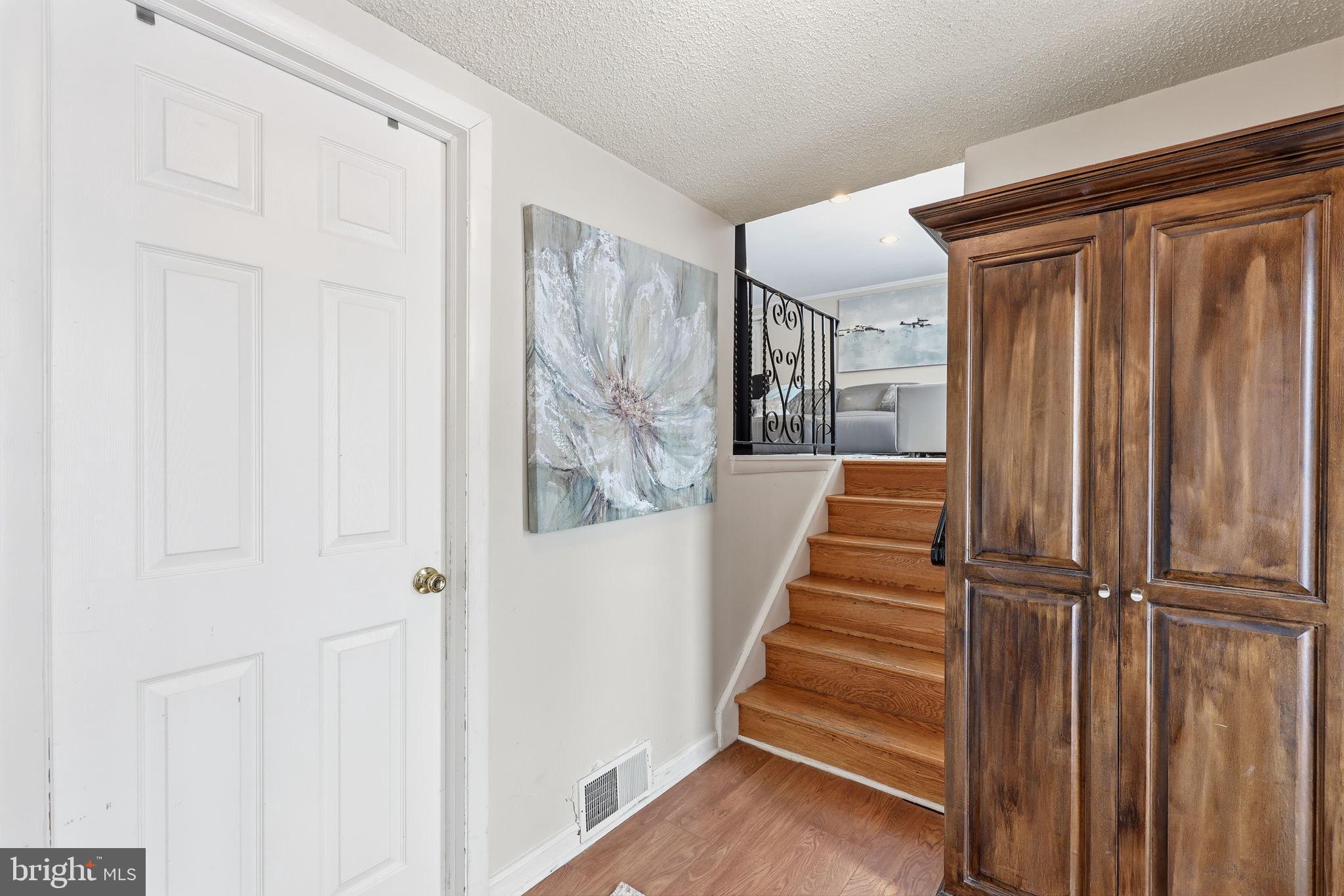 PINE RUN VLY - Residential