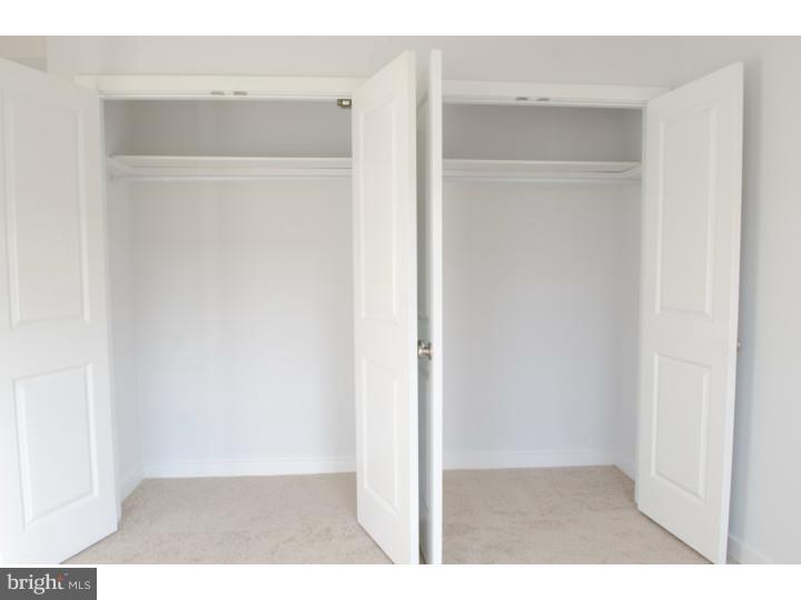 PORT RICHMOND - Residential Lease