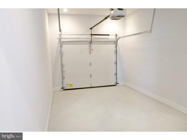 PORT RICHMOND - Residential Lease